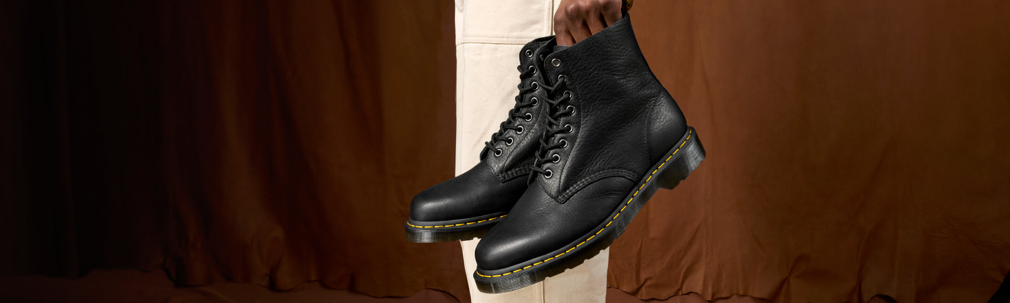 Entdecke Dr. Martens Schuhe online SHOES.PLEASE