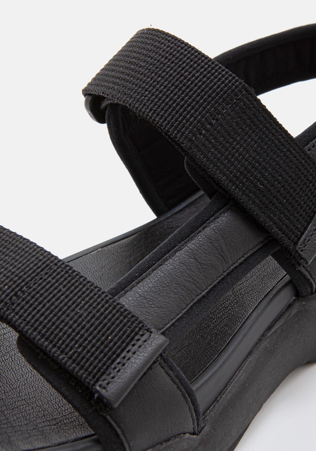 LORI 4949-002-92 black | Bildmaterial bereitgestellt von SHOES.PLEASE.