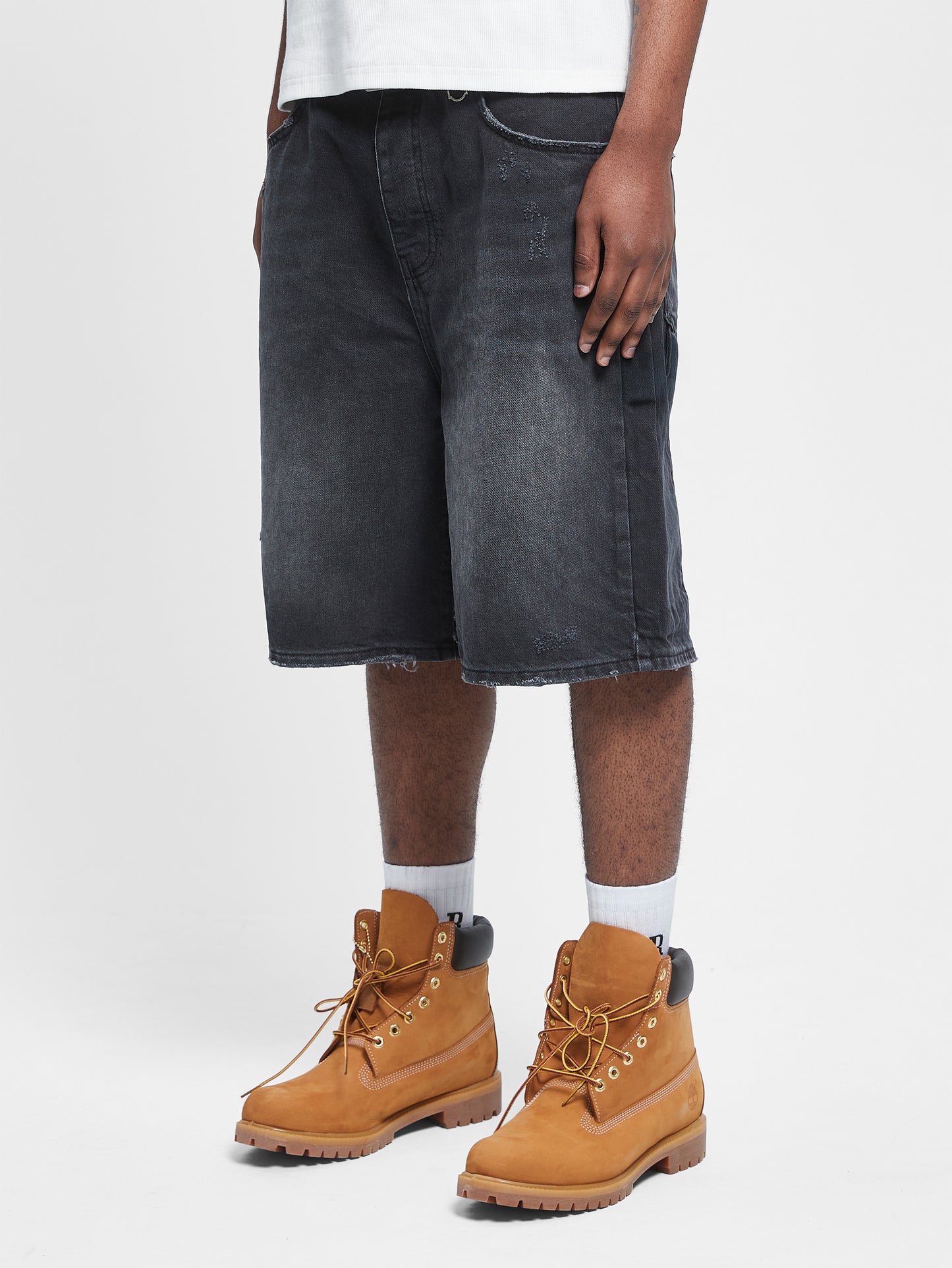 Essential Jorts washed black | Bildmaterial bereitgestellt von SHOES.PLEASE.