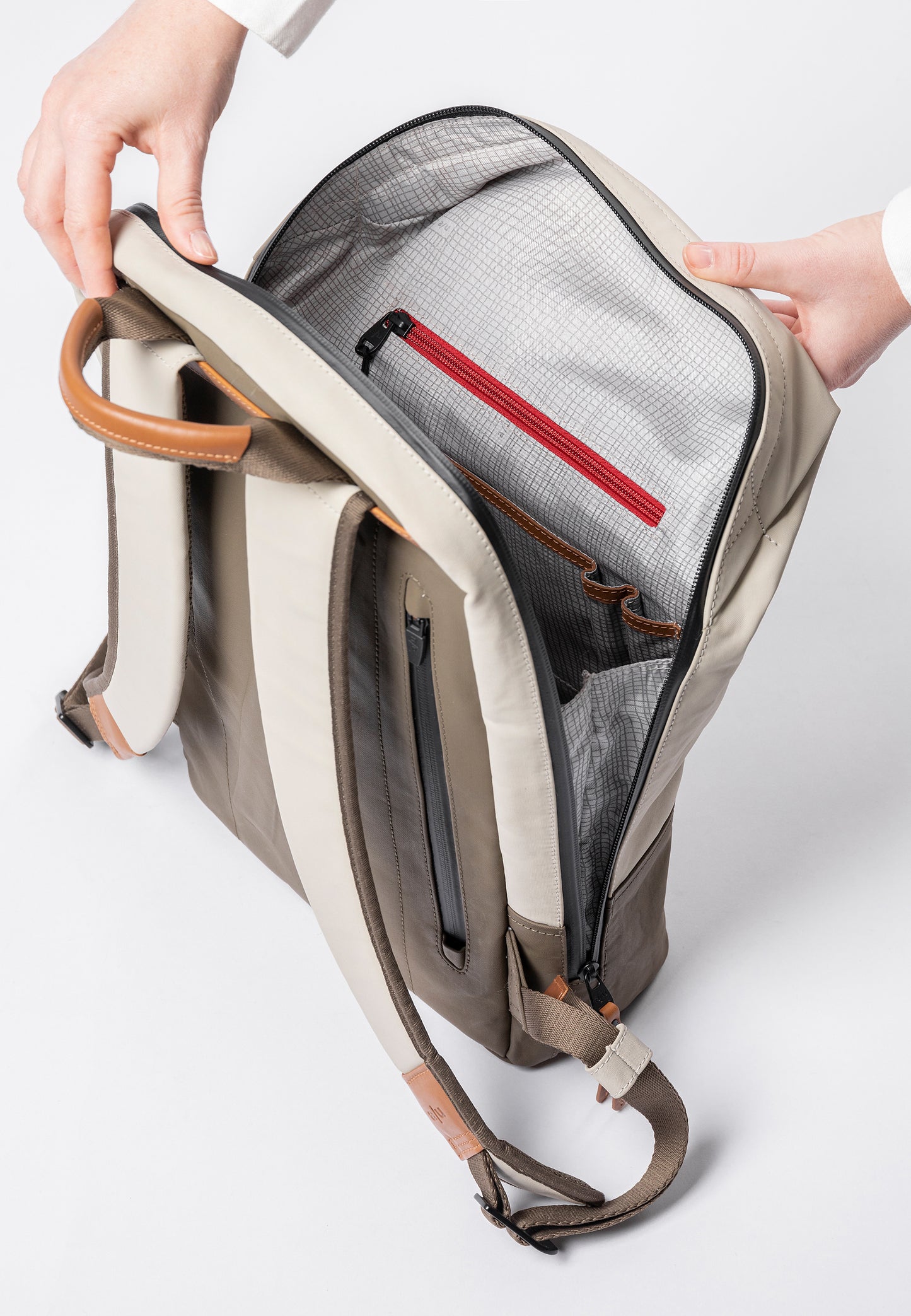 Hamamatsu Rucksack 13" dust | Bildmaterial bereitgestellt von SHOES.PLEASE.