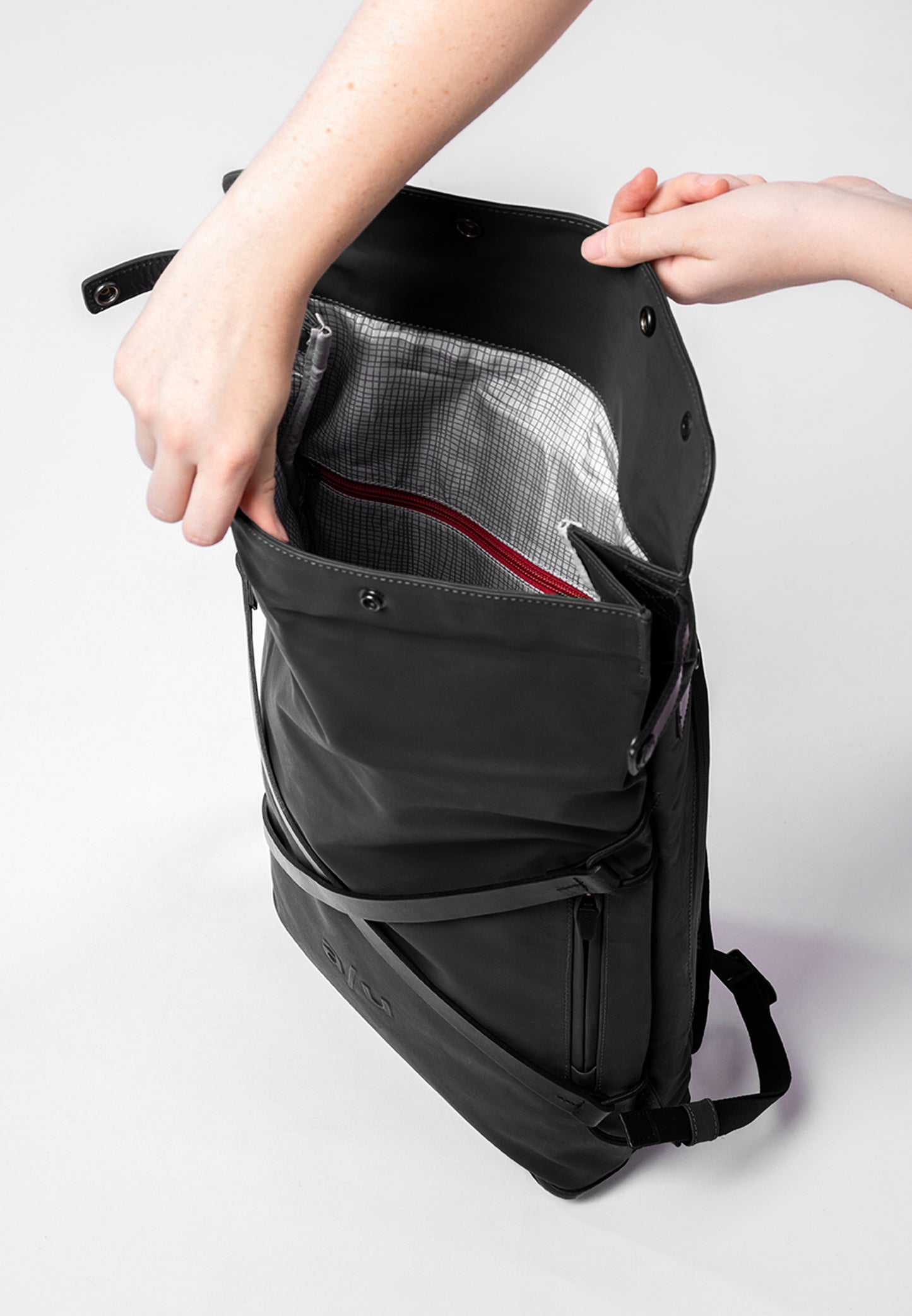 Osaka Rucksack 15" black | Bildmaterial bereitgestellt von SHOES.PLEASE.