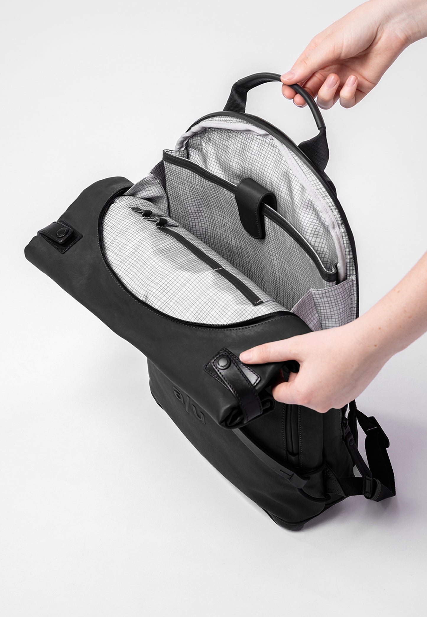 Osaka Rucksack 15" black | Bildmaterial bereitgestellt von SHOES.PLEASE.