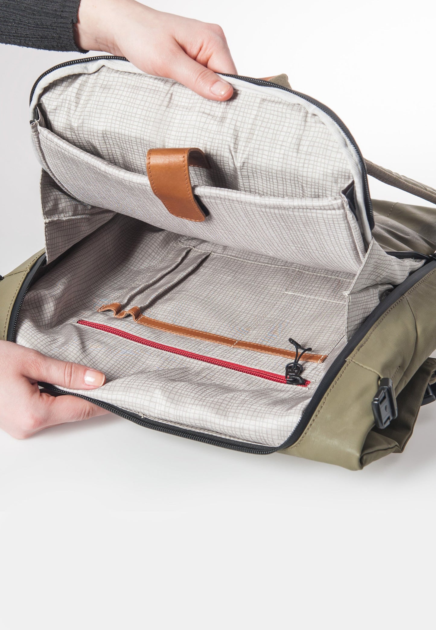 Fukui Rucksack 15 fallen rock" | Bildmaterial bereitgestellt von SHOES.PLEASE.