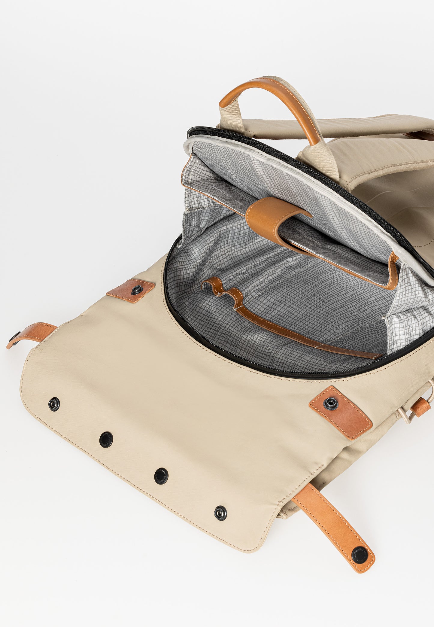 Yokohama Rucksack 13 nomad" | Bildmaterial bereitgestellt von SHOES.PLEASE.