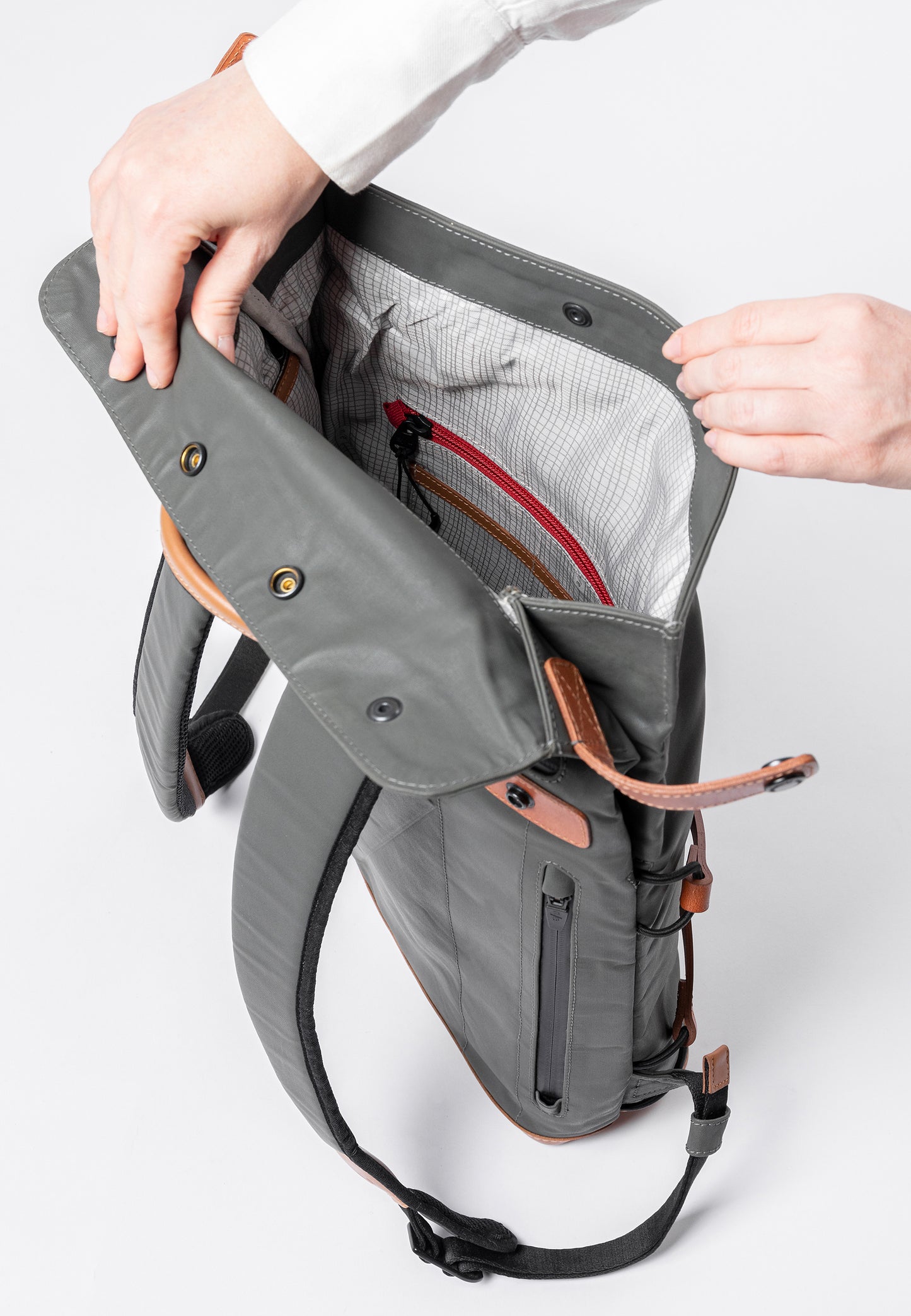 Yokohama Rucksack 13" gravity grey | Bildmaterial bereitgestellt von SHOES.PLEASE.