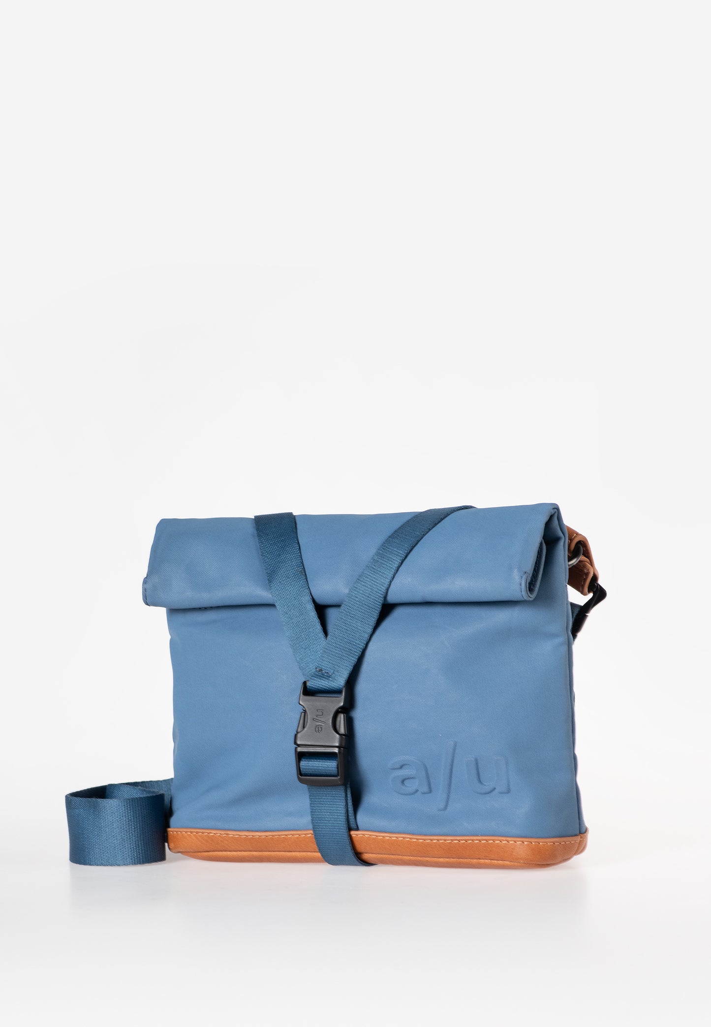 Tsu Bauchtasche Japan blue jeans | Bildmaterial bereitgestellt von SHOES.PLEASE.