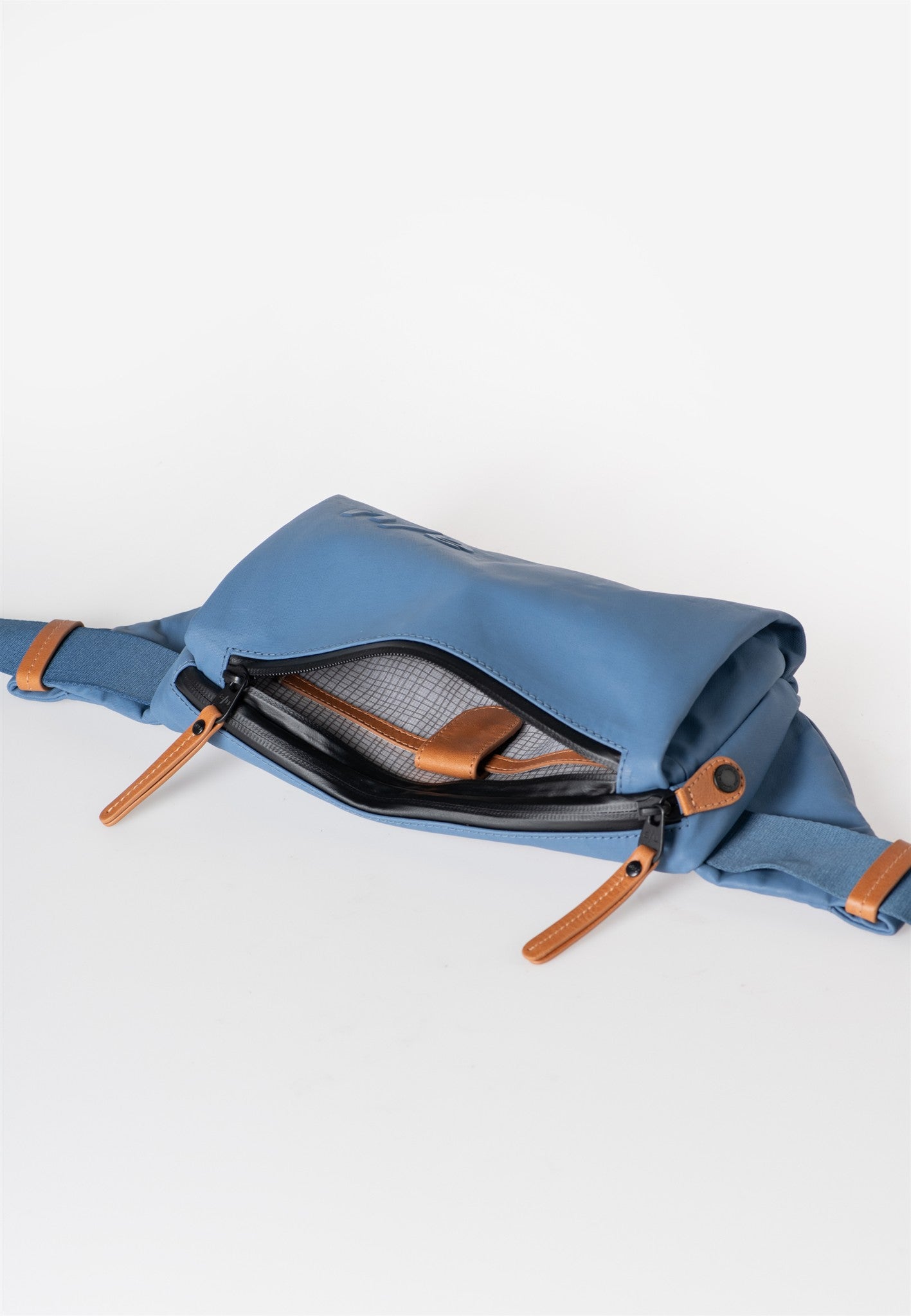 Himeji Gürteltasche Japan blue jeans | Bildmaterial bereitgestellt von SHOES.PLEASE.