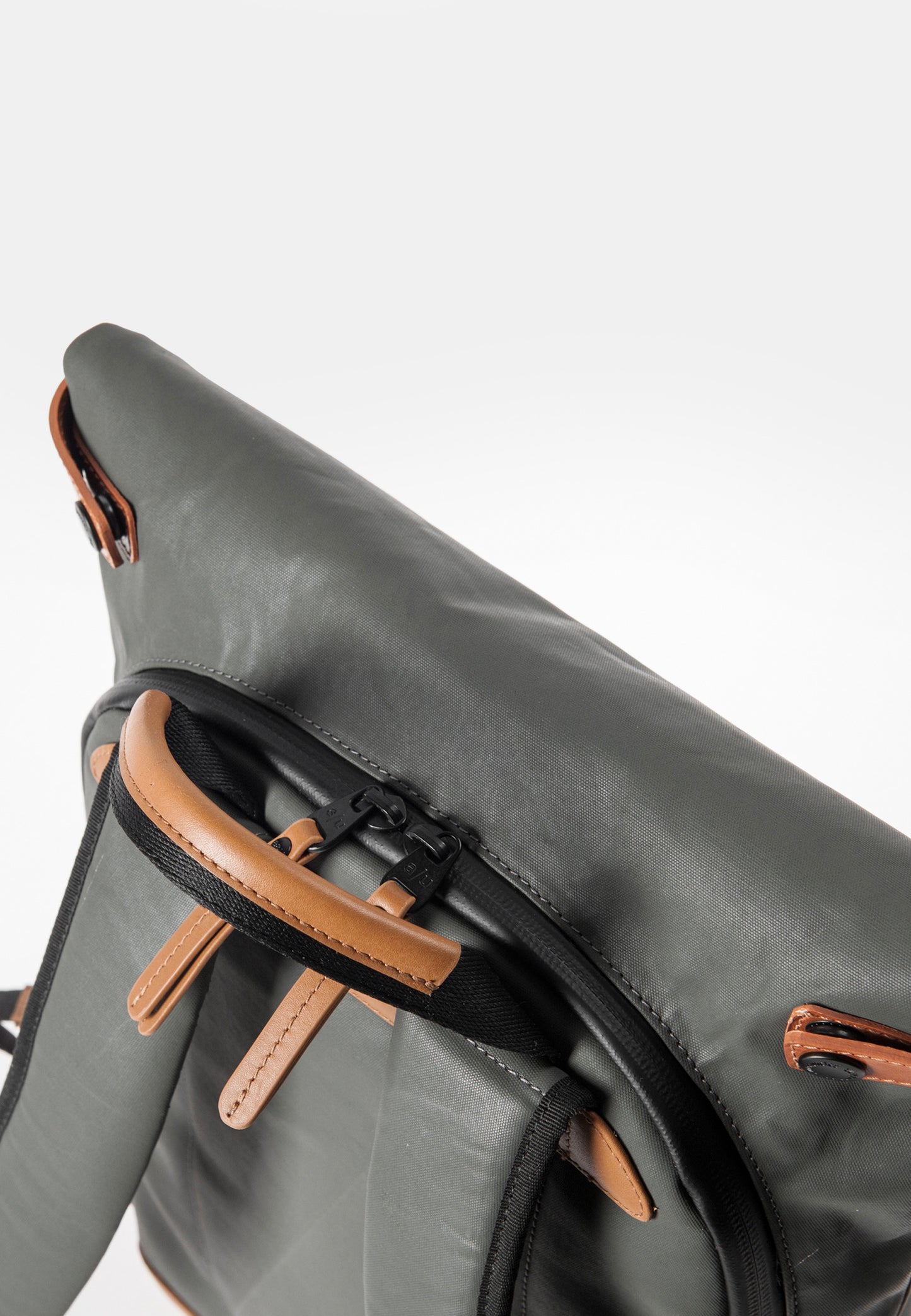 Wakayama Rucksack gravity grey | Bildmaterial bereitgestellt von SHOES.PLEASE.