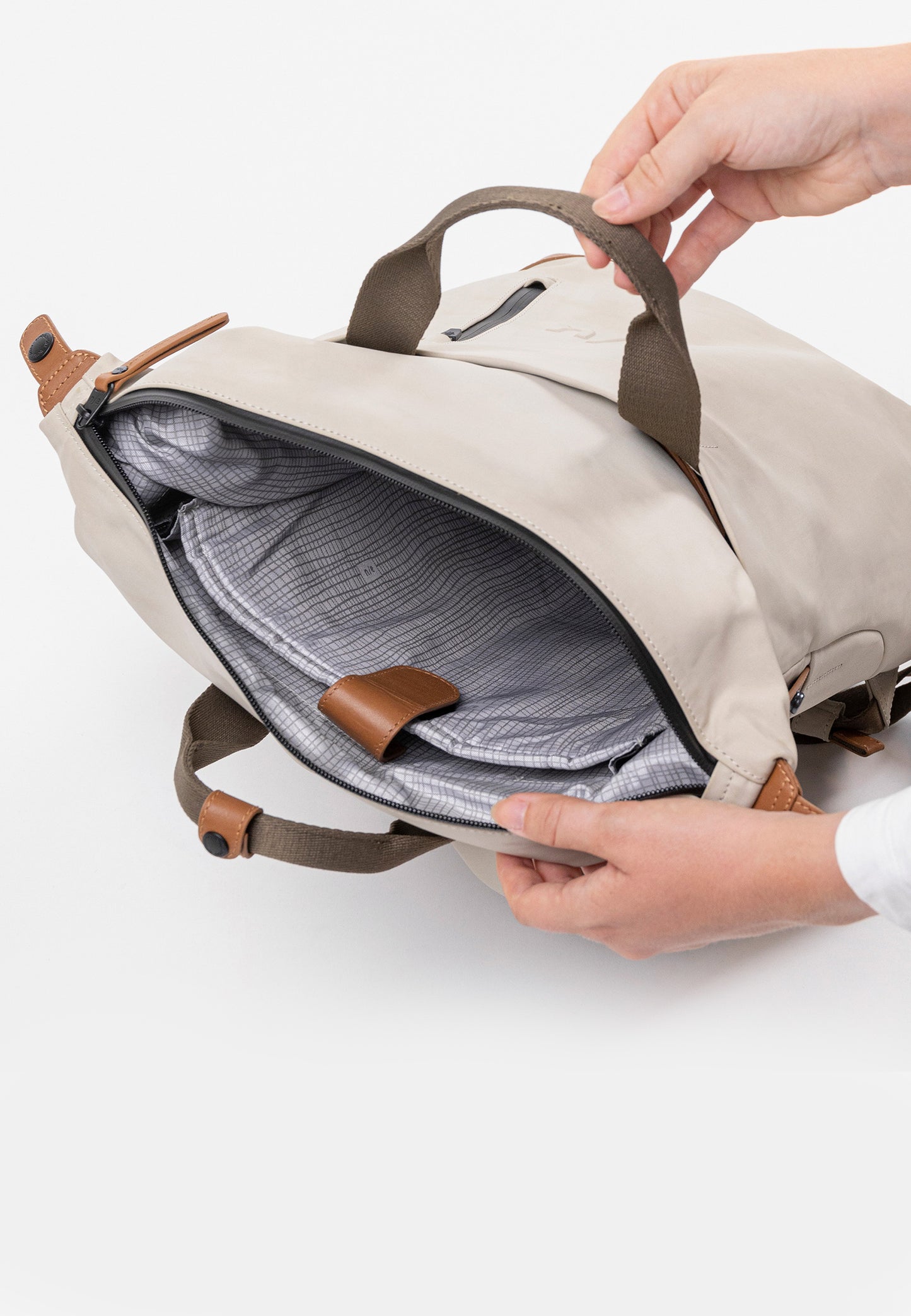 Morioka Rucksack dust | Bildmaterial bereitgestellt von SHOES.PLEASE.