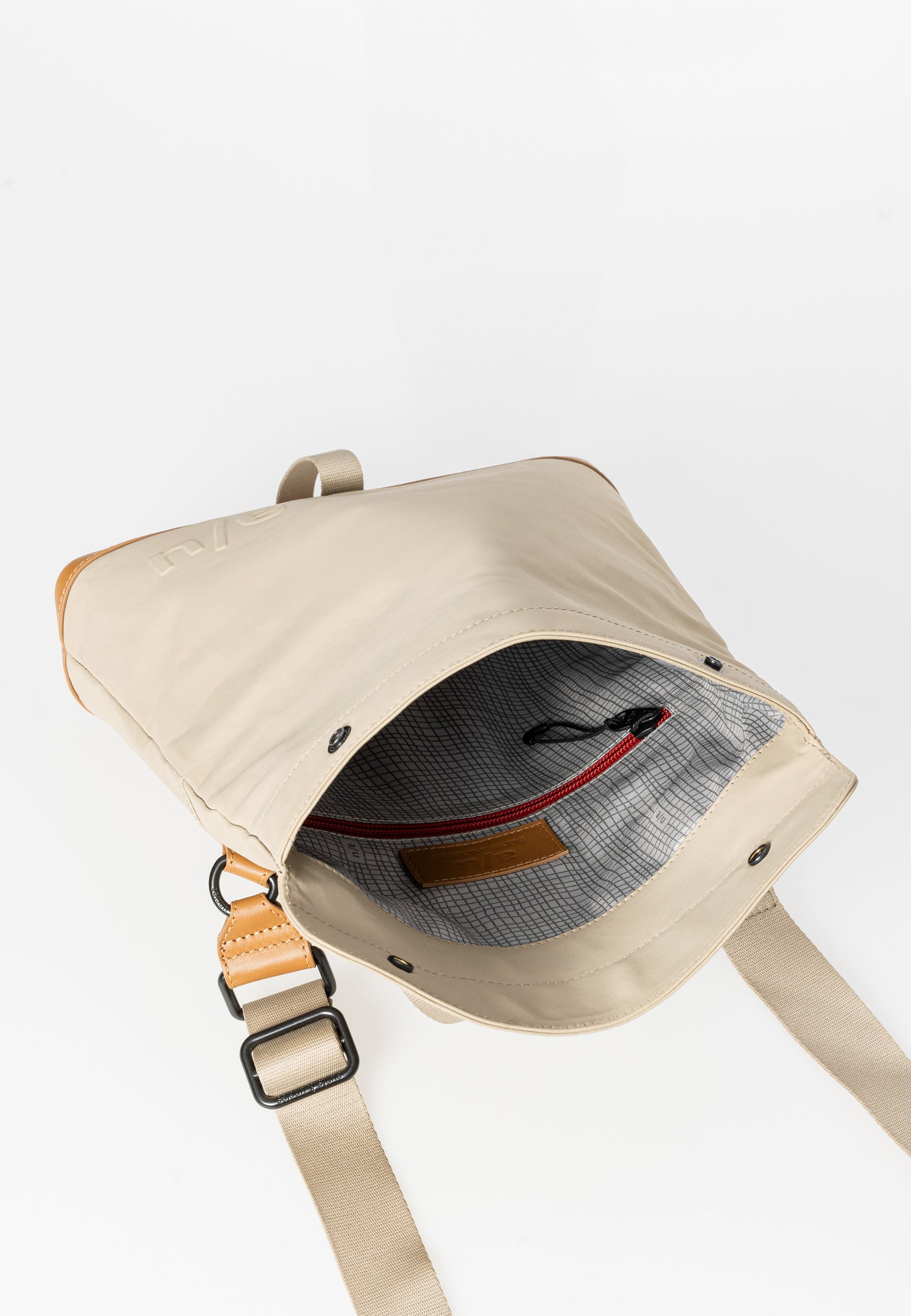 Yao Umhängetasche nomad | Bildmaterial bereitgestellt von SHOES.PLEASE.