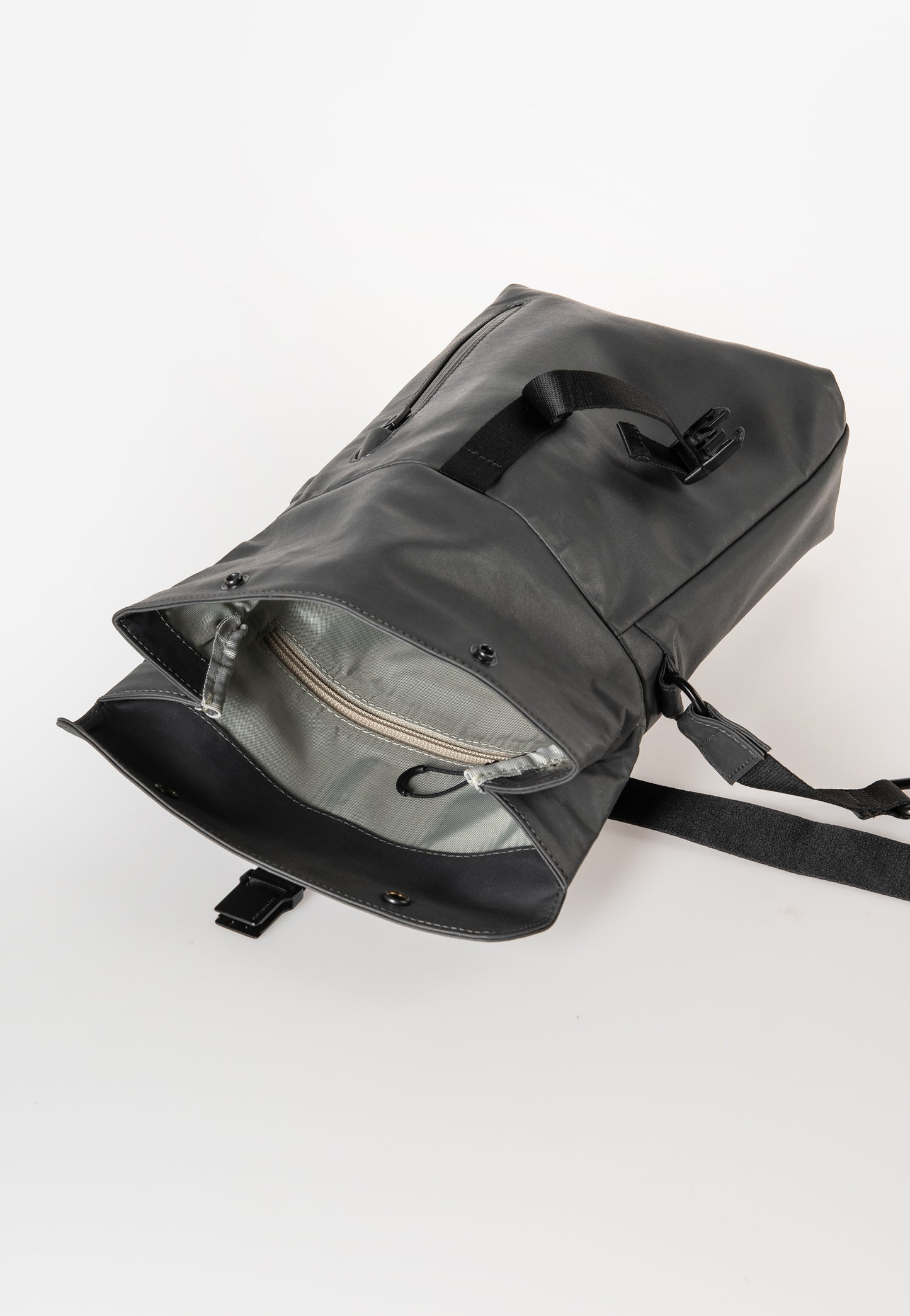 Kuji RE volcanic ash | Bildmaterial bereitgestellt von SHOES.PLEASE.