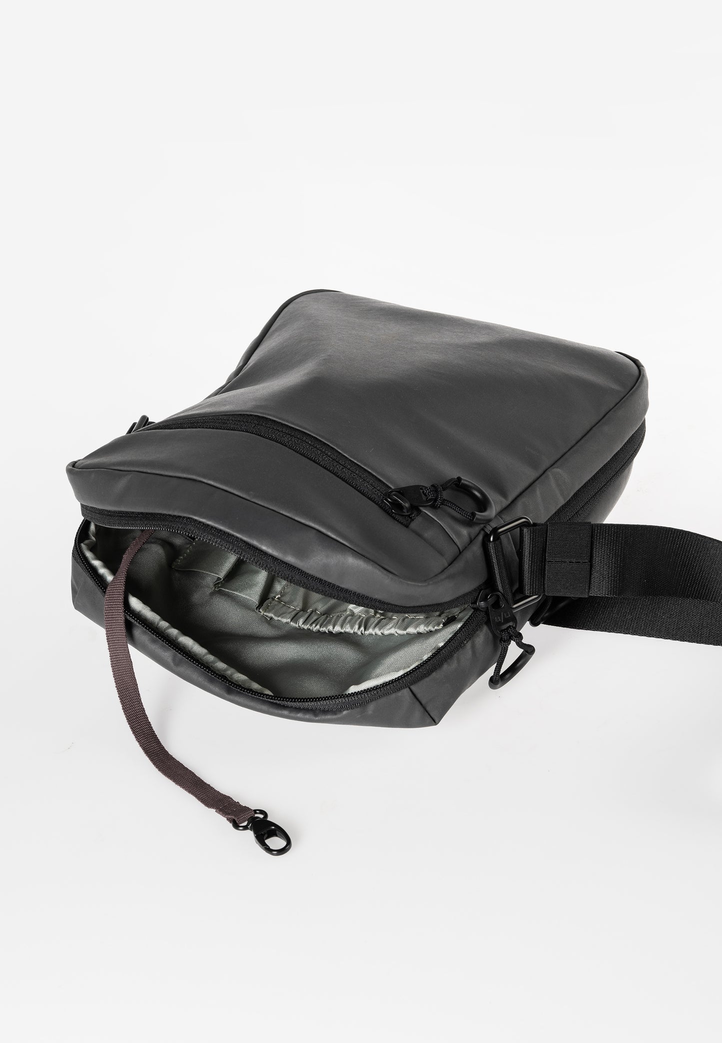 Oyabe RE Umhängetasche Japan RE volcanic ash | Bildmaterial bereitgestellt von SHOES.PLEASE.