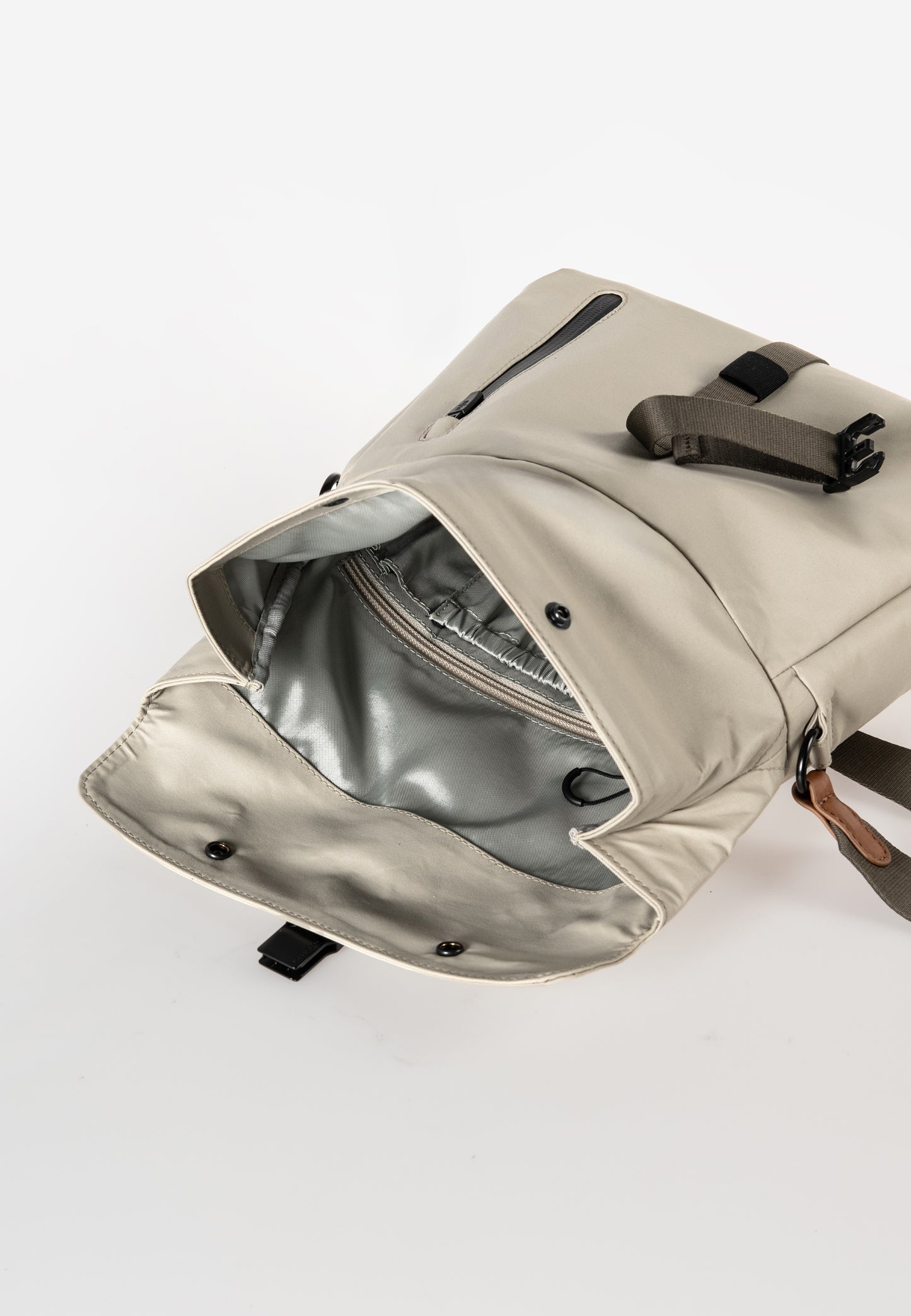 Seki RE Rolltop Umhängetasche dust | Bildmaterial bereitgestellt von SHOES.PLEASE.