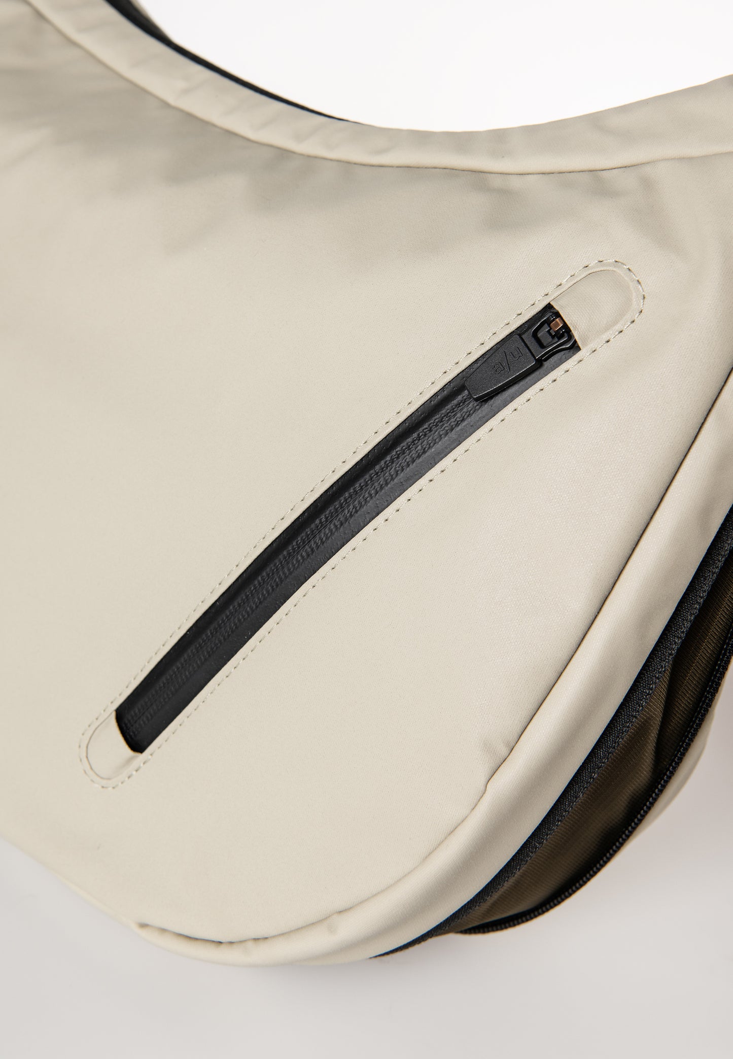 Koyoshi RE Halfmoon Bag dust | Bildmaterial bereitgestellt von SHOES.PLEASE.