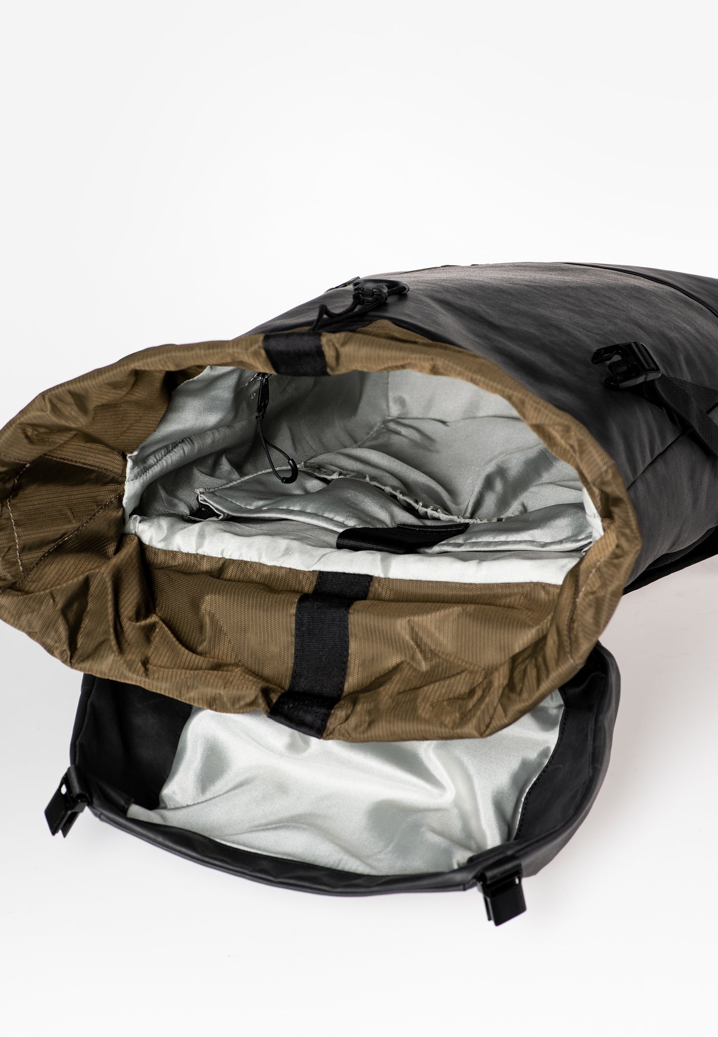 Niyodo RE Rucksack black | Bildmaterial bereitgestellt von SHOES.PLEASE.