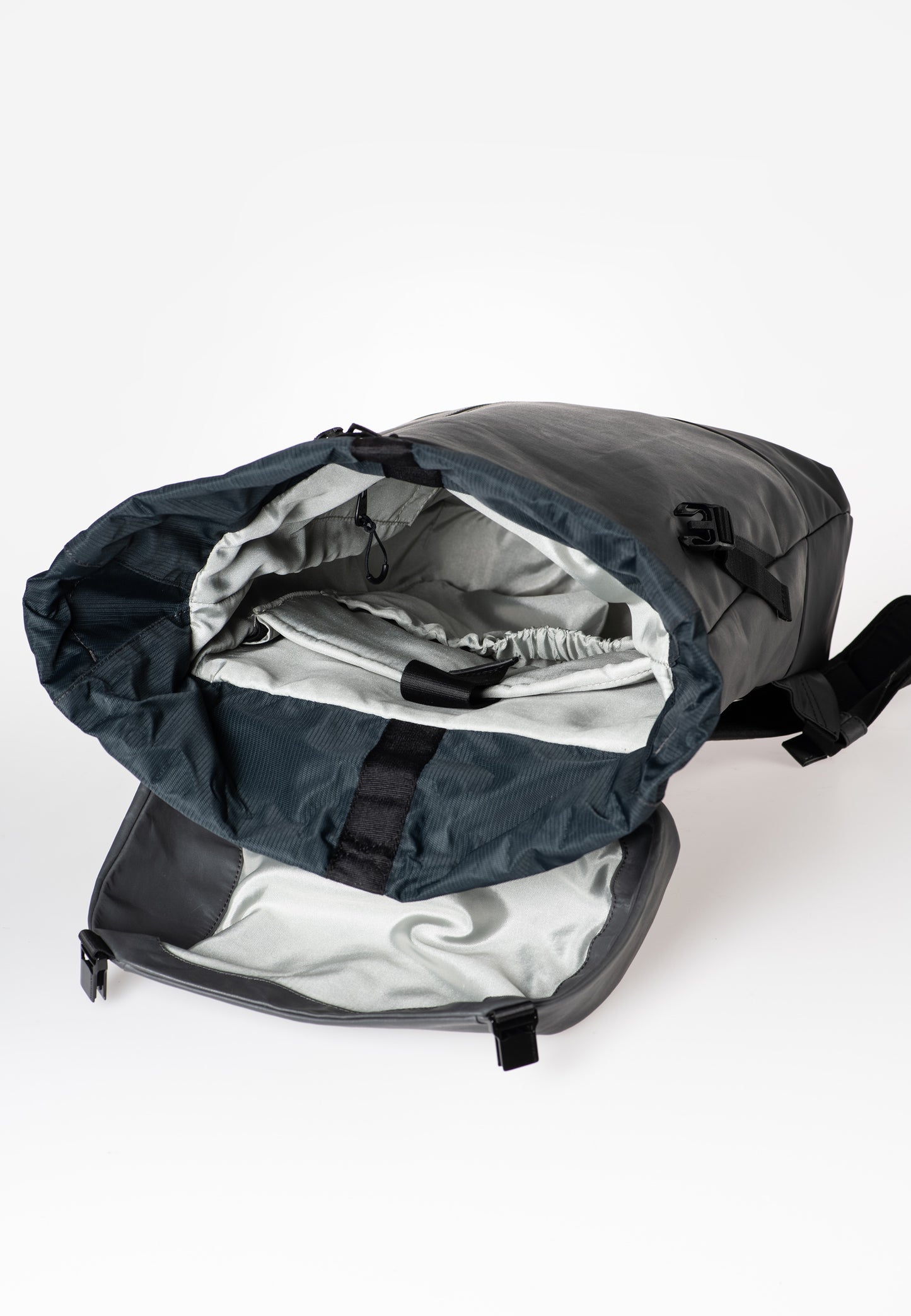 Niyodo RE Rucksack Japan RE volcanic ash | Bildmaterial bereitgestellt von SHOES.PLEASE.