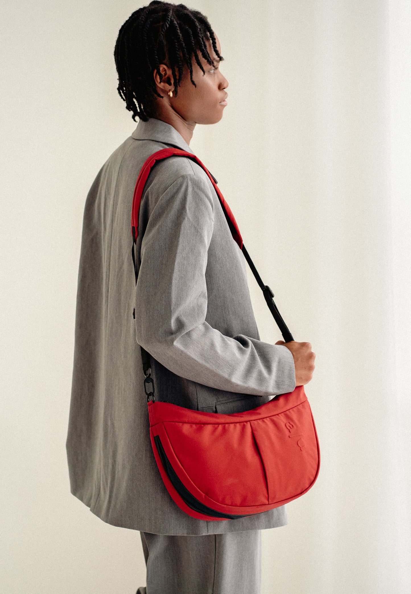 Toyo RE LITE Halfmoon Bag Japan RE LITE red | Bildmaterial bereitgestellt von SHOES.PLEASE.