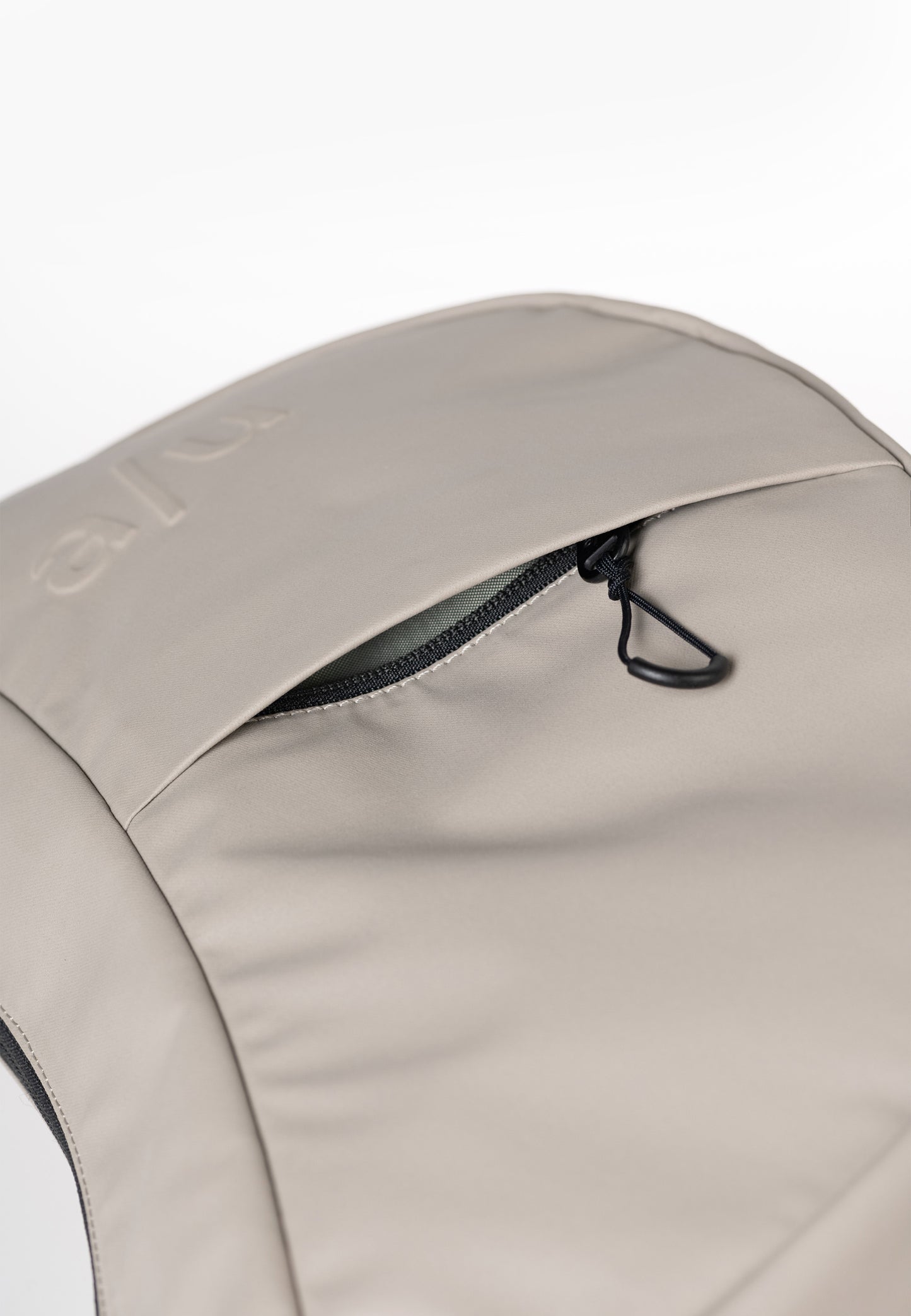 Toyo RE LITE Halfmoon Bag Japan RE LITE driftwood | Bildmaterial bereitgestellt von SHOES.PLEASE.