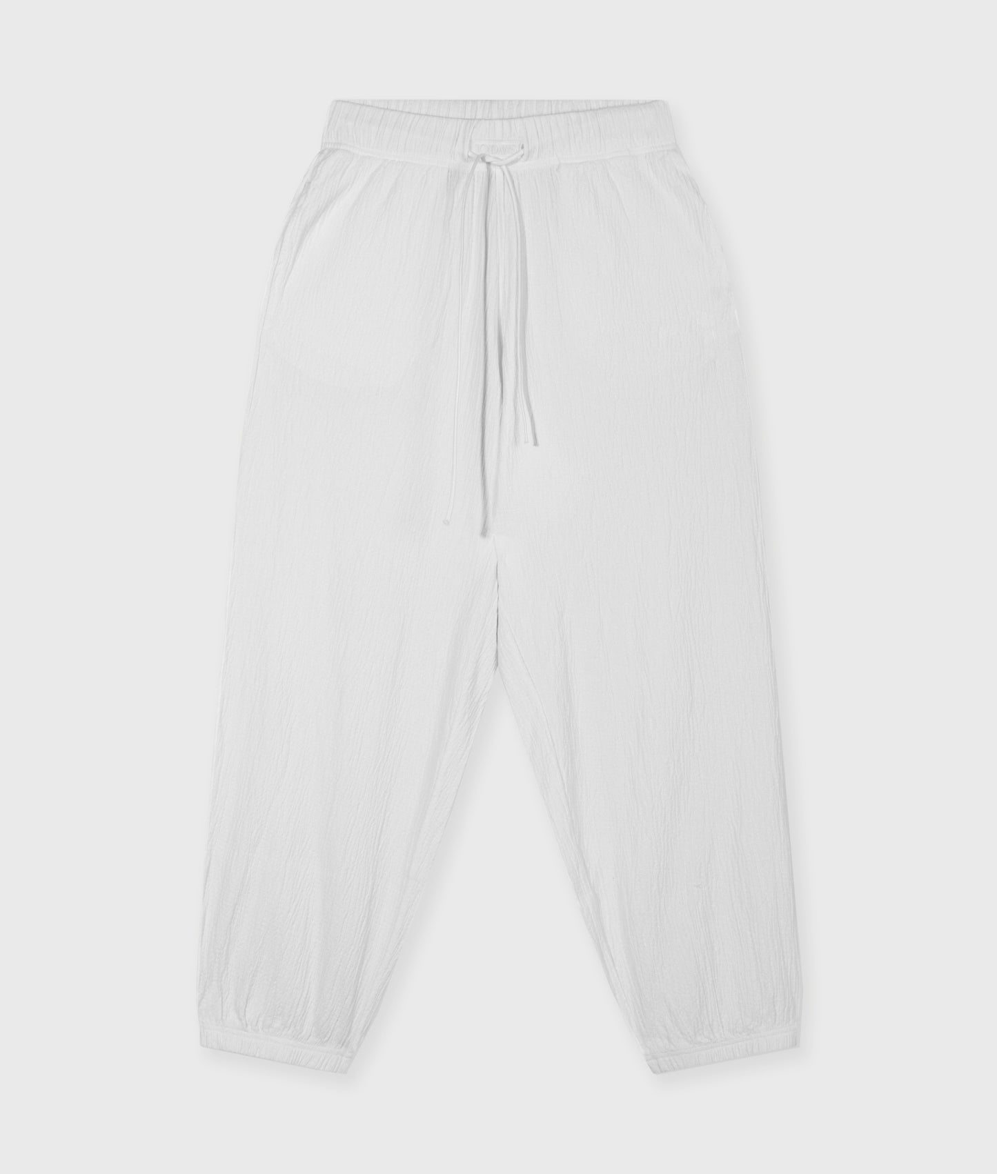 cropped easy jogger ecru | Bildmaterial bereitgestellt von SHOES.PLEASE.