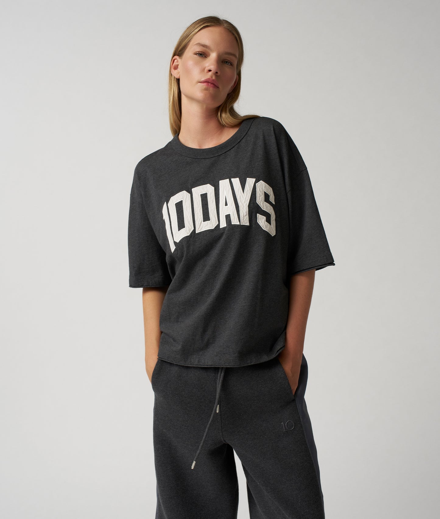 Baseball Tee 10Days antra melee | Bildmaterial bereitgestellt von SHOES.PLEASE.