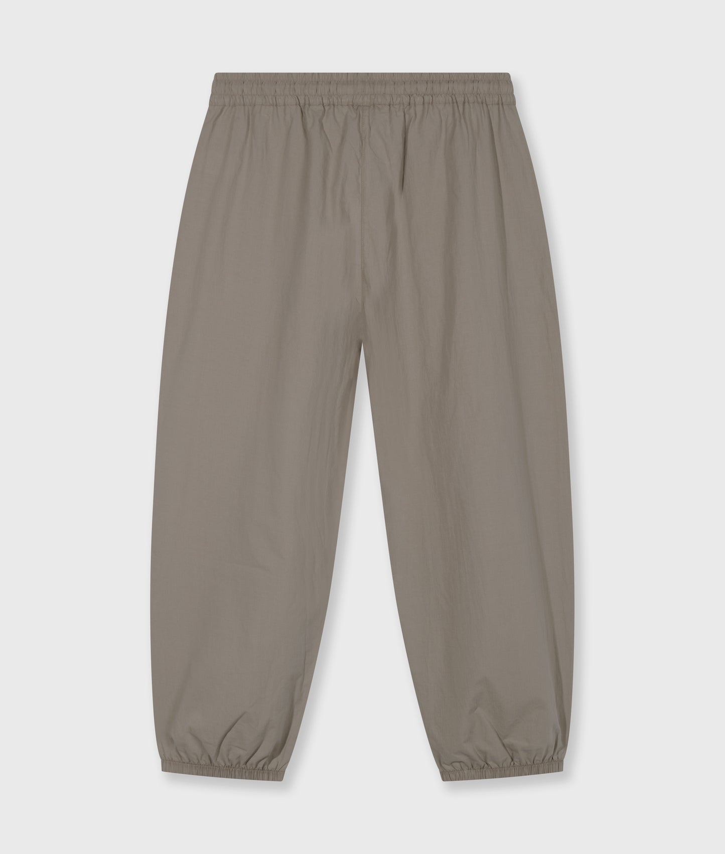 crinkle jogger fog | Bildmaterial bereitgestellt von SHOES.PLEASE.