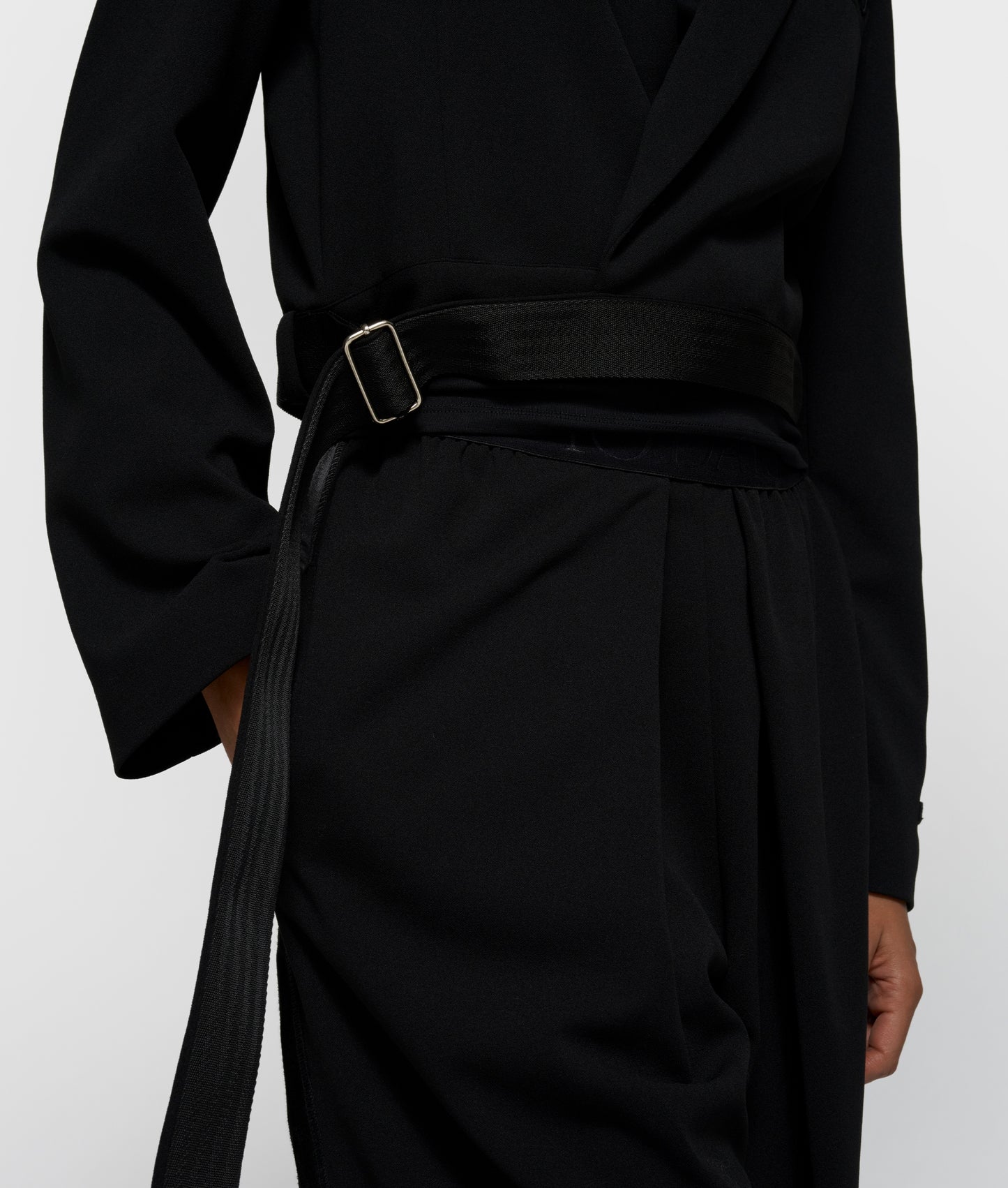 Belted Blazer Crepe black | Bildmaterial bereitgestellt von SHOES.PLEASE.
