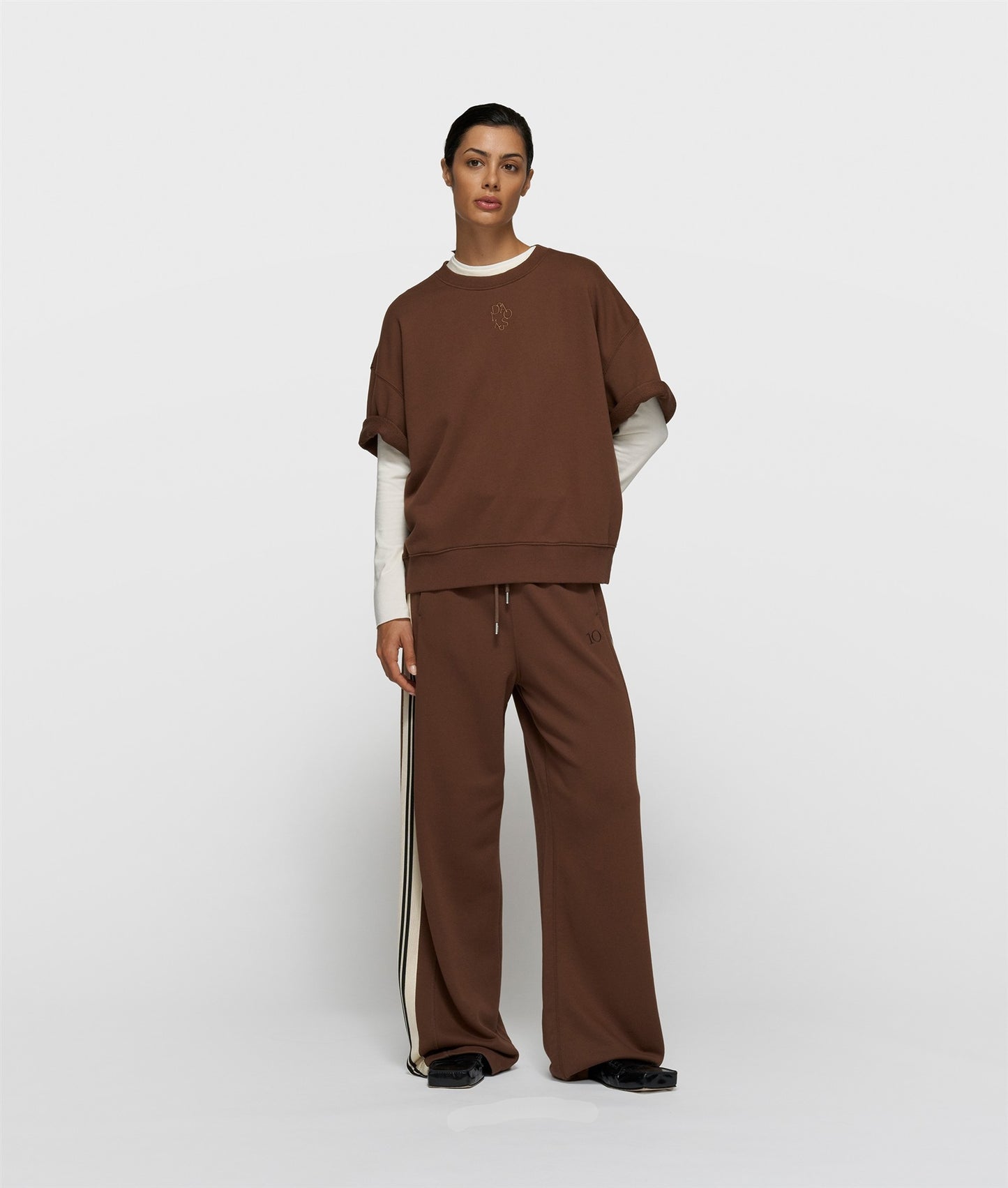Short Sleeve Sweater dark truffle | Bildmaterial bereitgestellt von SHOES.PLEASE.
