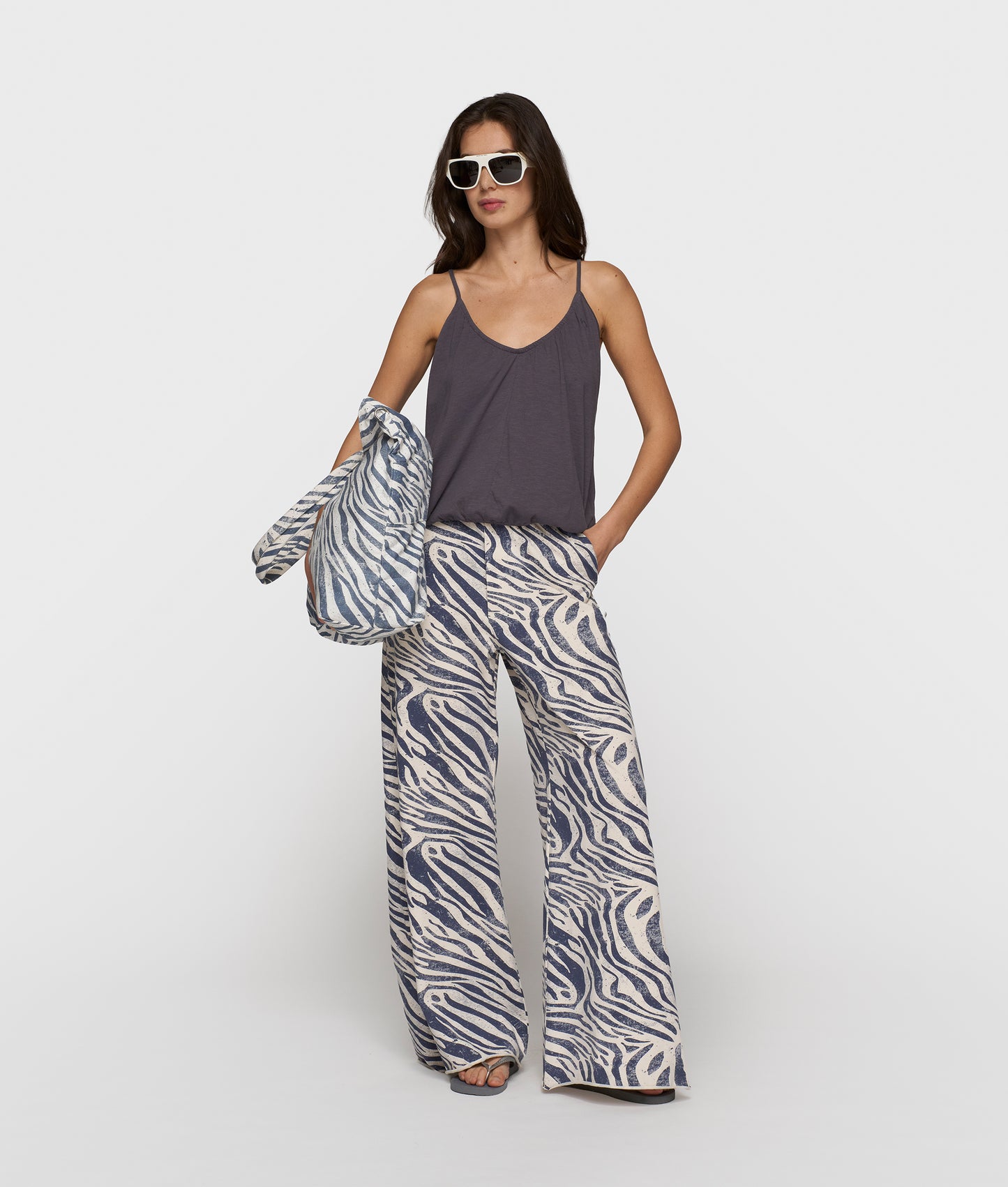 Wide Jogger Zebra light vanilla | Bildmaterial bereitgestellt von SHOES.PLEASE.