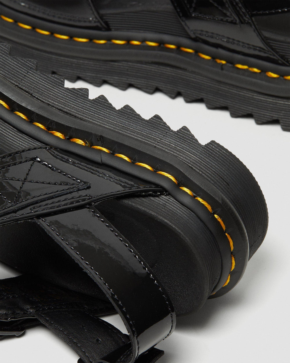 Voss Patent Lamper black | Bildmaterial bereitgestellt von SHOES.PLEASE.