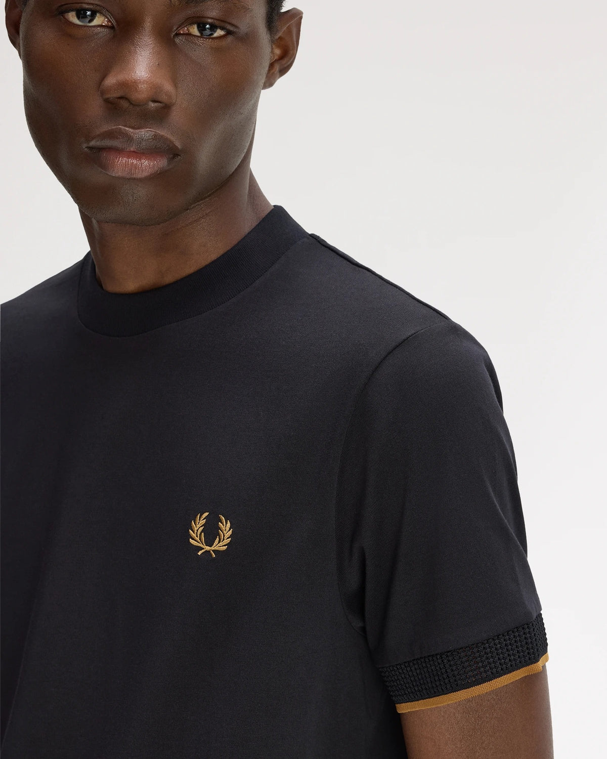 MESH CUFF TSHIRT black | Bildmaterial bereitgestellt von SHOES.PLEASE.