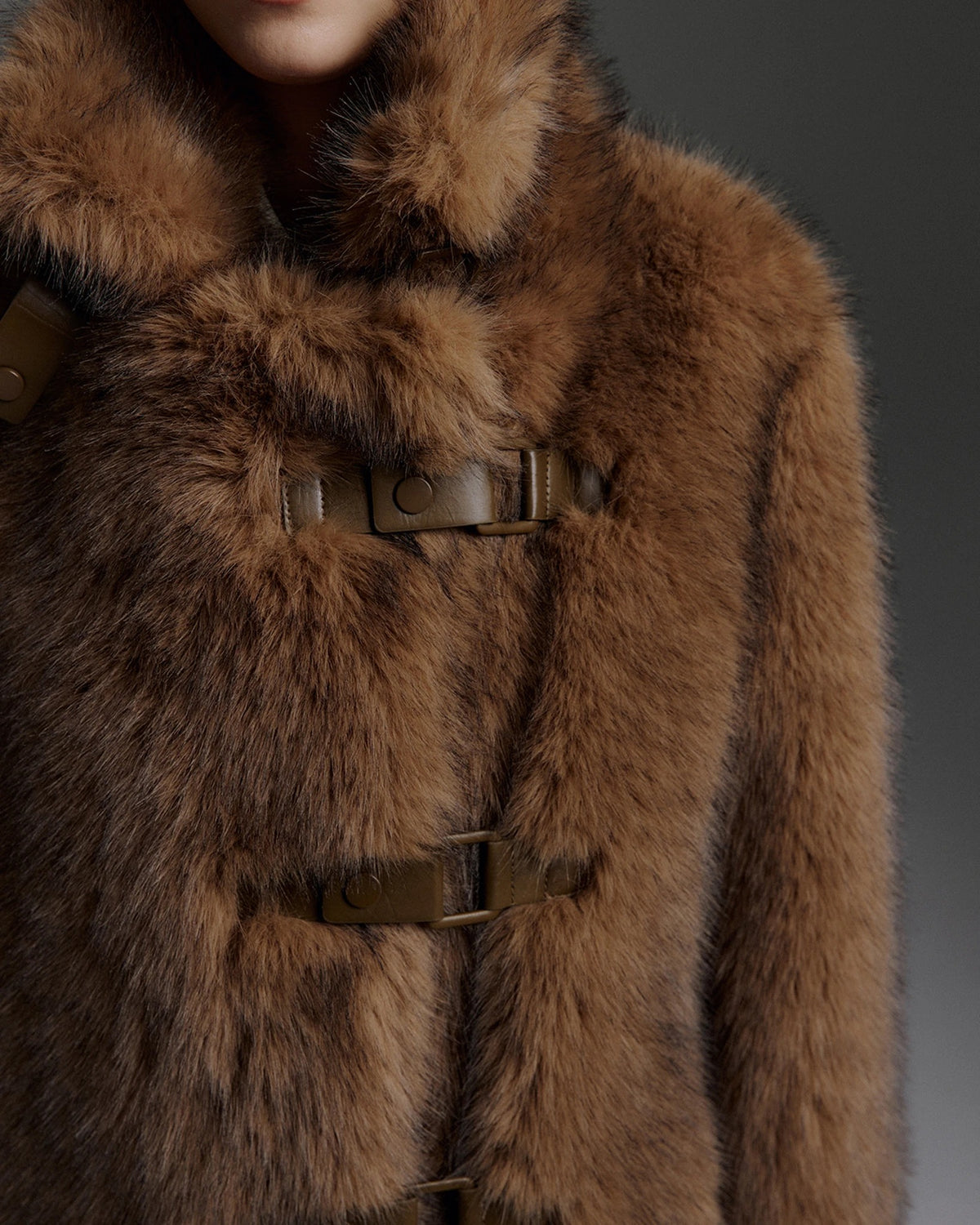 Bee Toggle Long Hair Overcoat wildbrown | Bildmaterial bereitgestellt von SHOES.PLEASE.