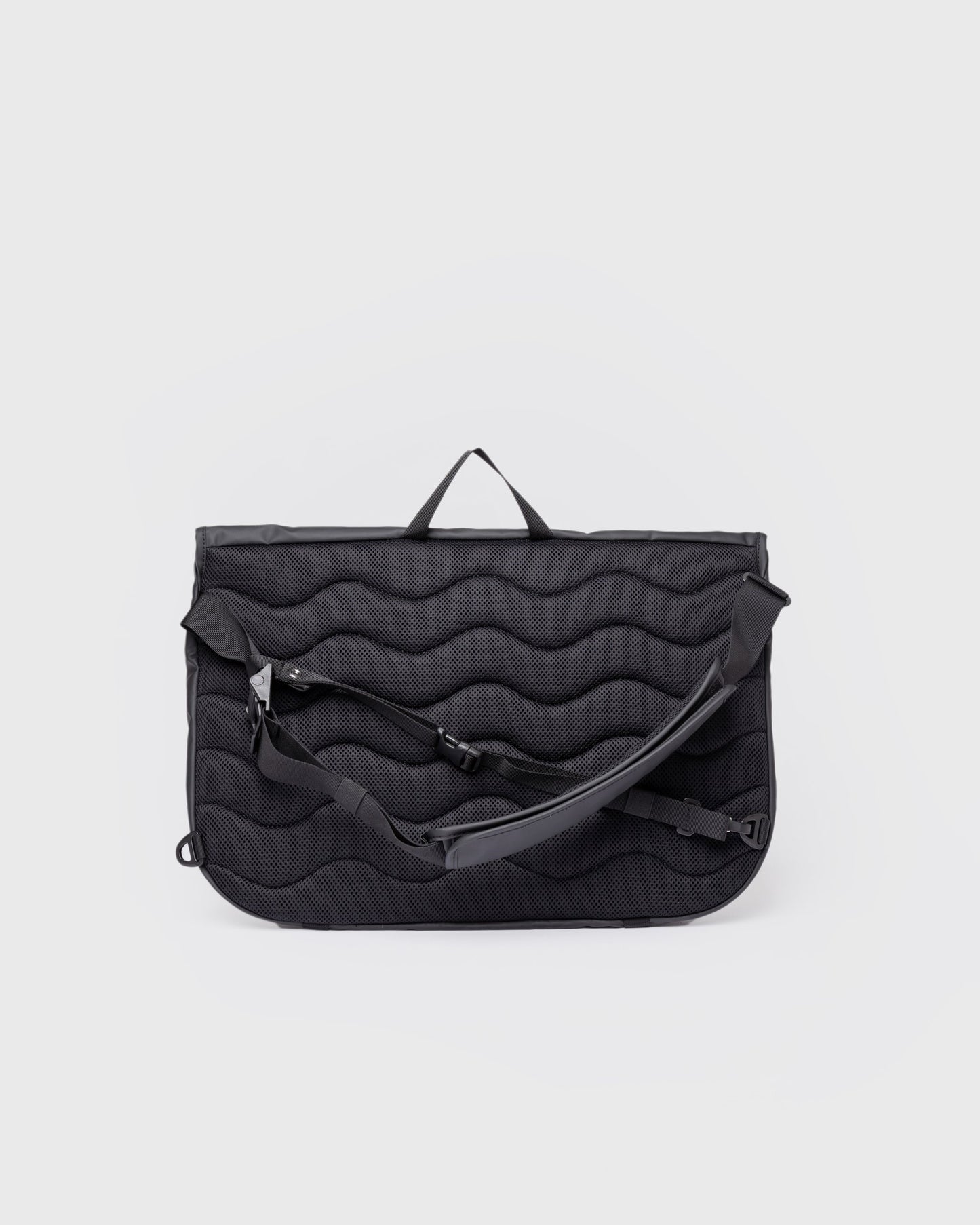STREAM Messenger black | Bildmaterial bereitgestellt von SHOES.PLEASE.