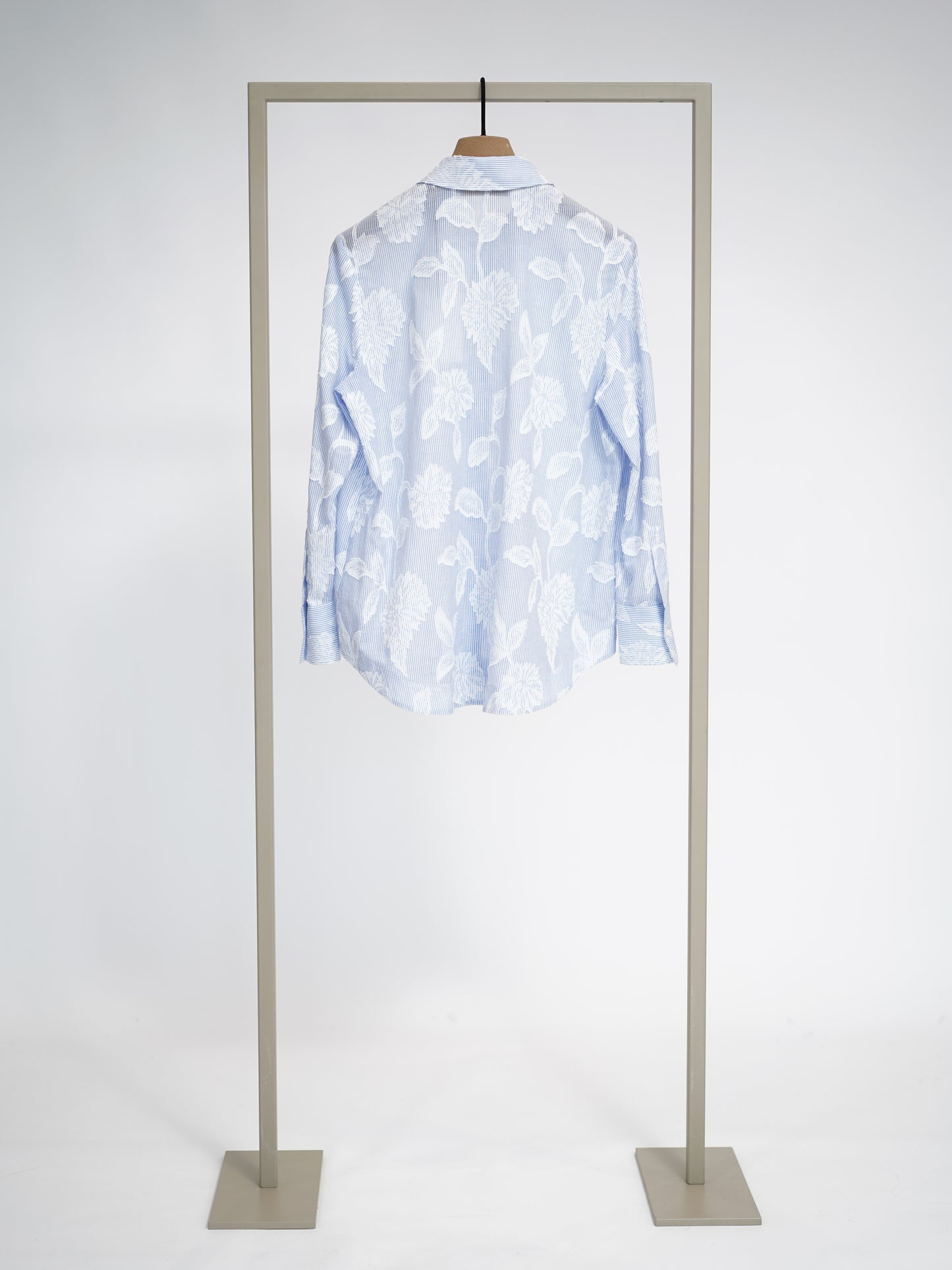 Bluse sky superwhite sky superwhite | Bildmaterial bereitgestellt von SHOES.PLEASE.