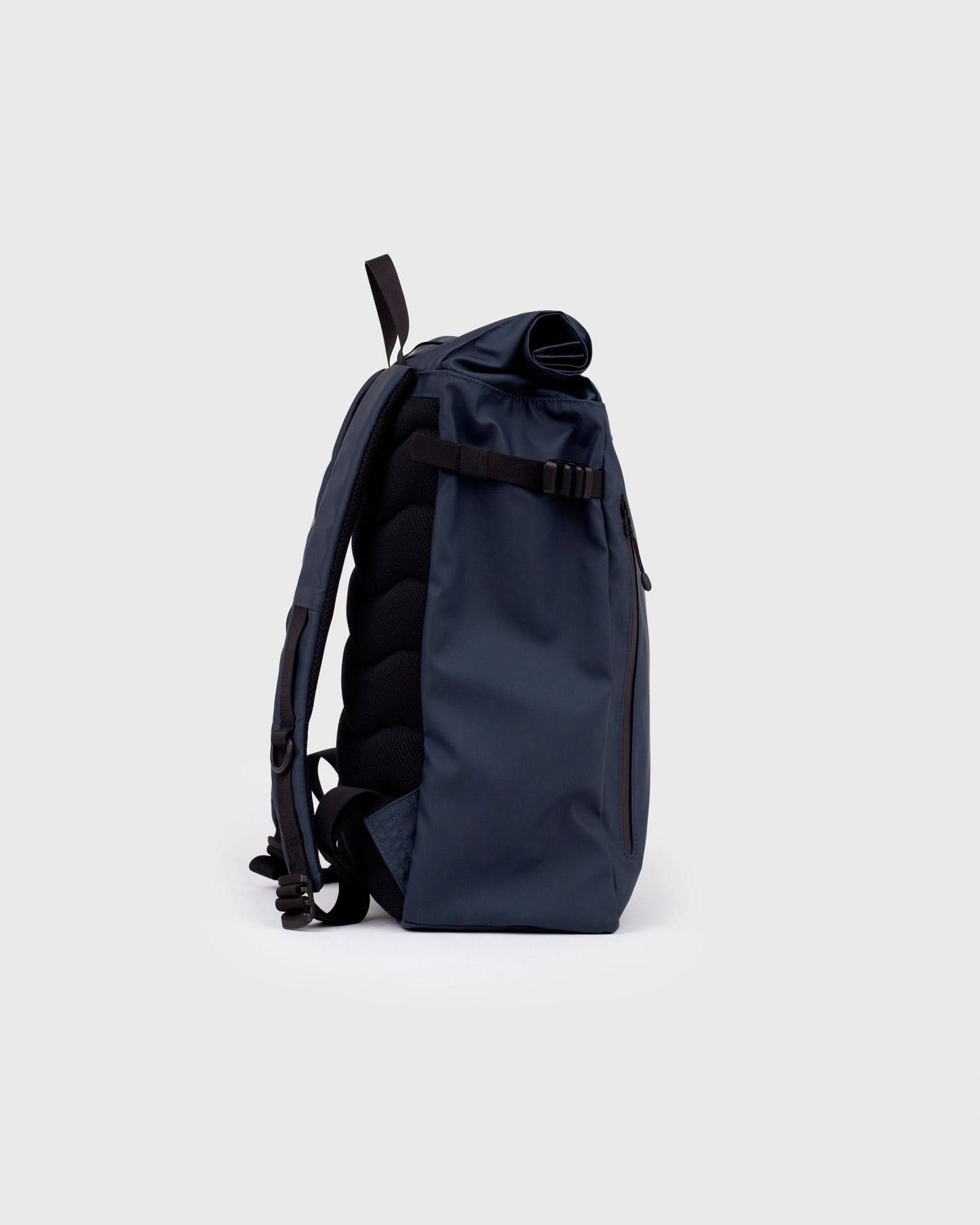 STREAM Slim Rolltop L navy | Bildmaterial bereitgestellt von SHOES.PLEASE.