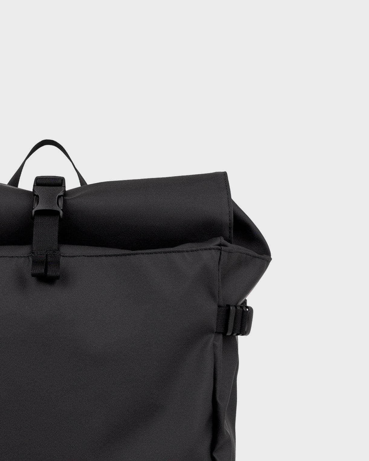 STREAM Slim Rolltop L black | Bildmaterial bereitgestellt von SHOES.PLEASE.