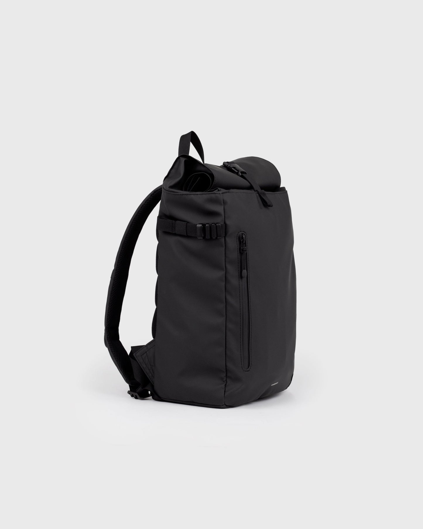 STREAM Slim Rolltop M black | Bildmaterial bereitgestellt von SHOES.PLEASE.
