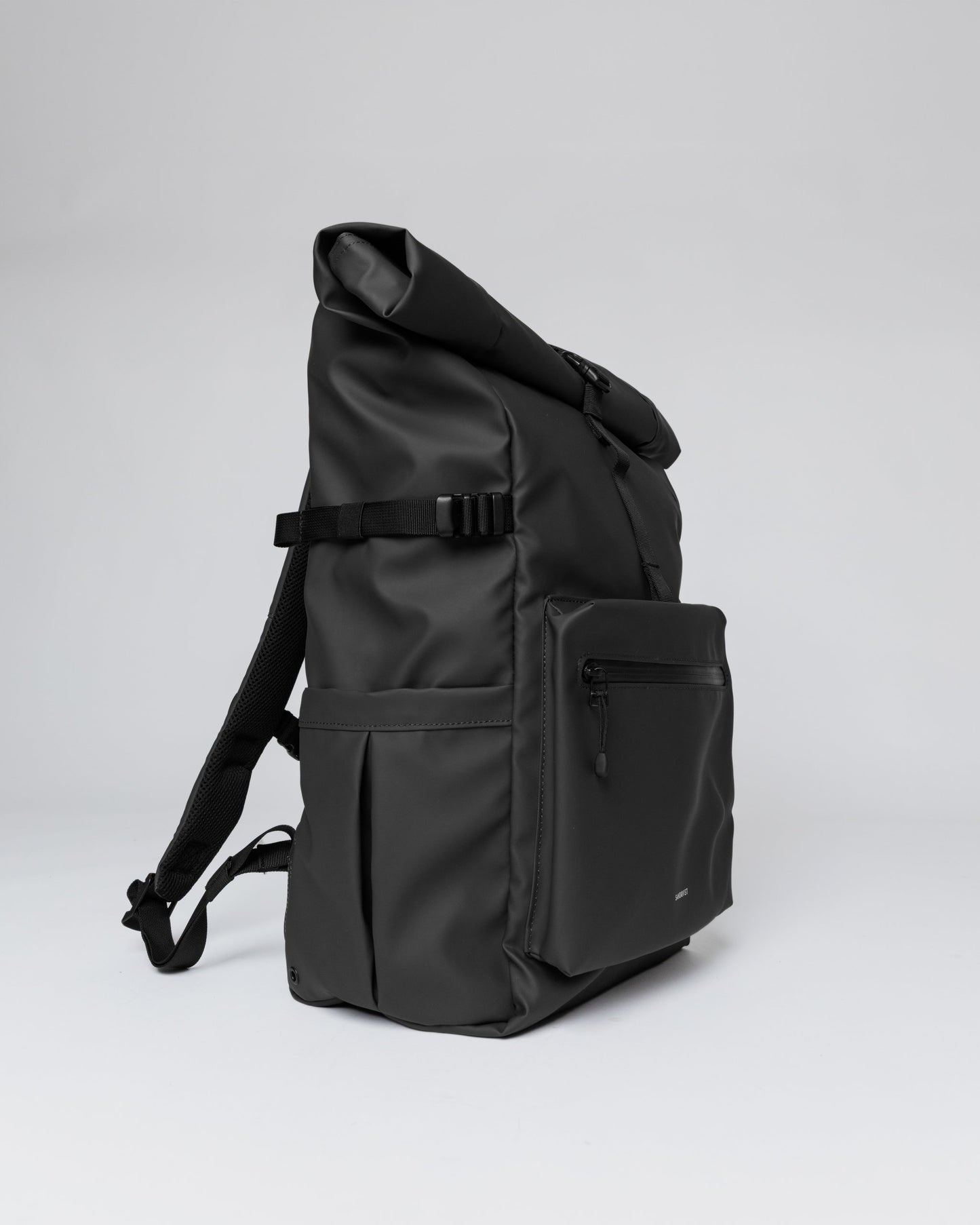 STREAM Rolltop Backpack L black | Bildmaterial bereitgestellt von SHOES.PLEASE.