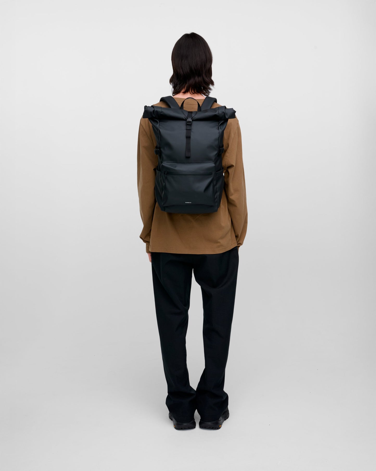 STREAM Rolltop Backpack L black | Bildmaterial bereitgestellt von SHOES.PLEASE.