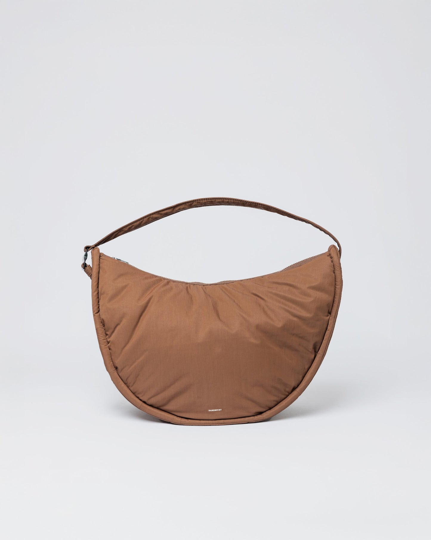 CURVE Crossbody Round L dark taupe | Bildmaterial bereitgestellt von SHOES.PLEASE.