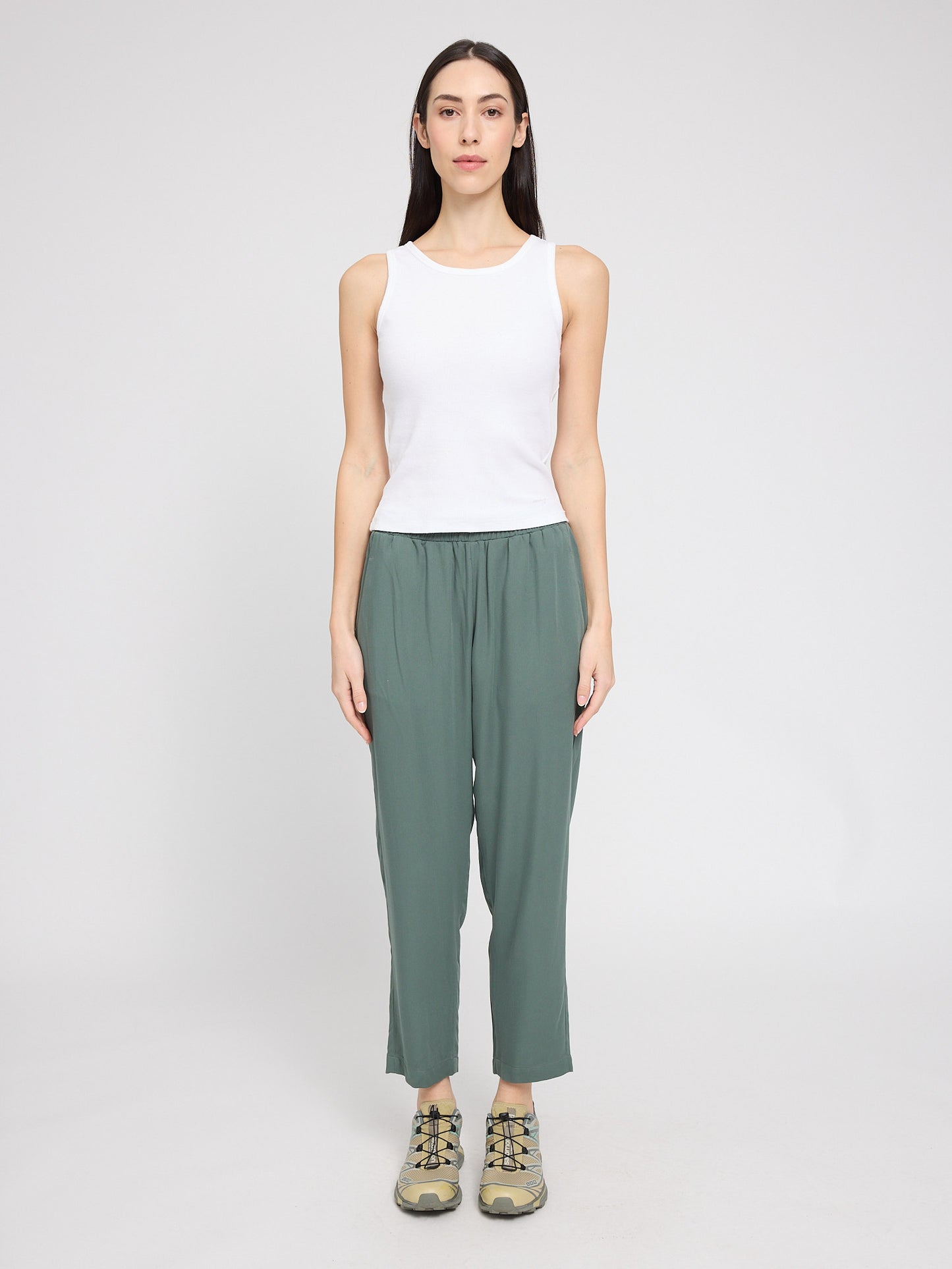 Straight Leg Viscose Pants bottle | Bildmaterial bereitgestellt von SHOES.PLEASE.