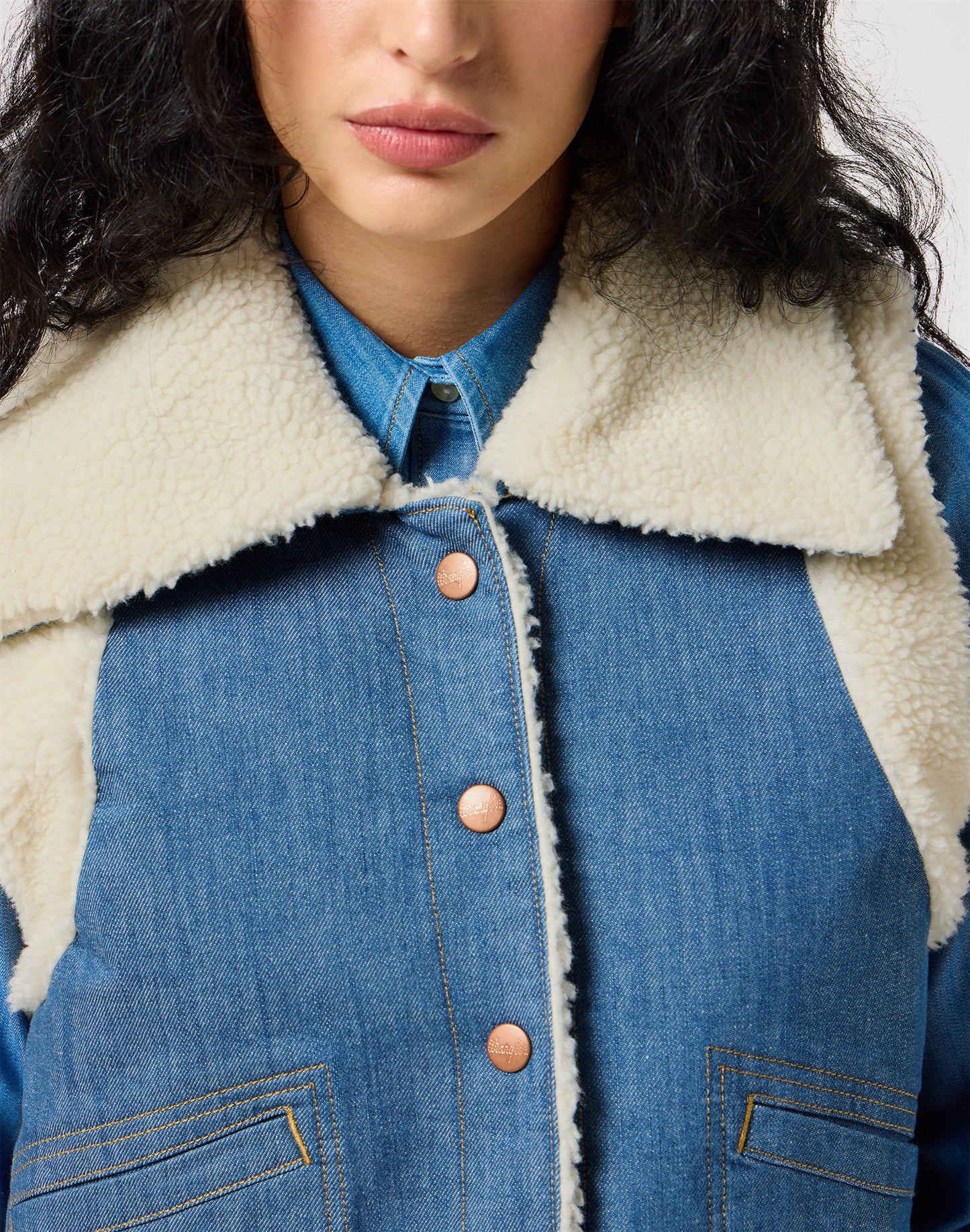 SHERPA_DENIM_VEST ORIGINAL_RINSE medium denim | Bildmaterial bereitgestellt von SHOES.PLEASE.