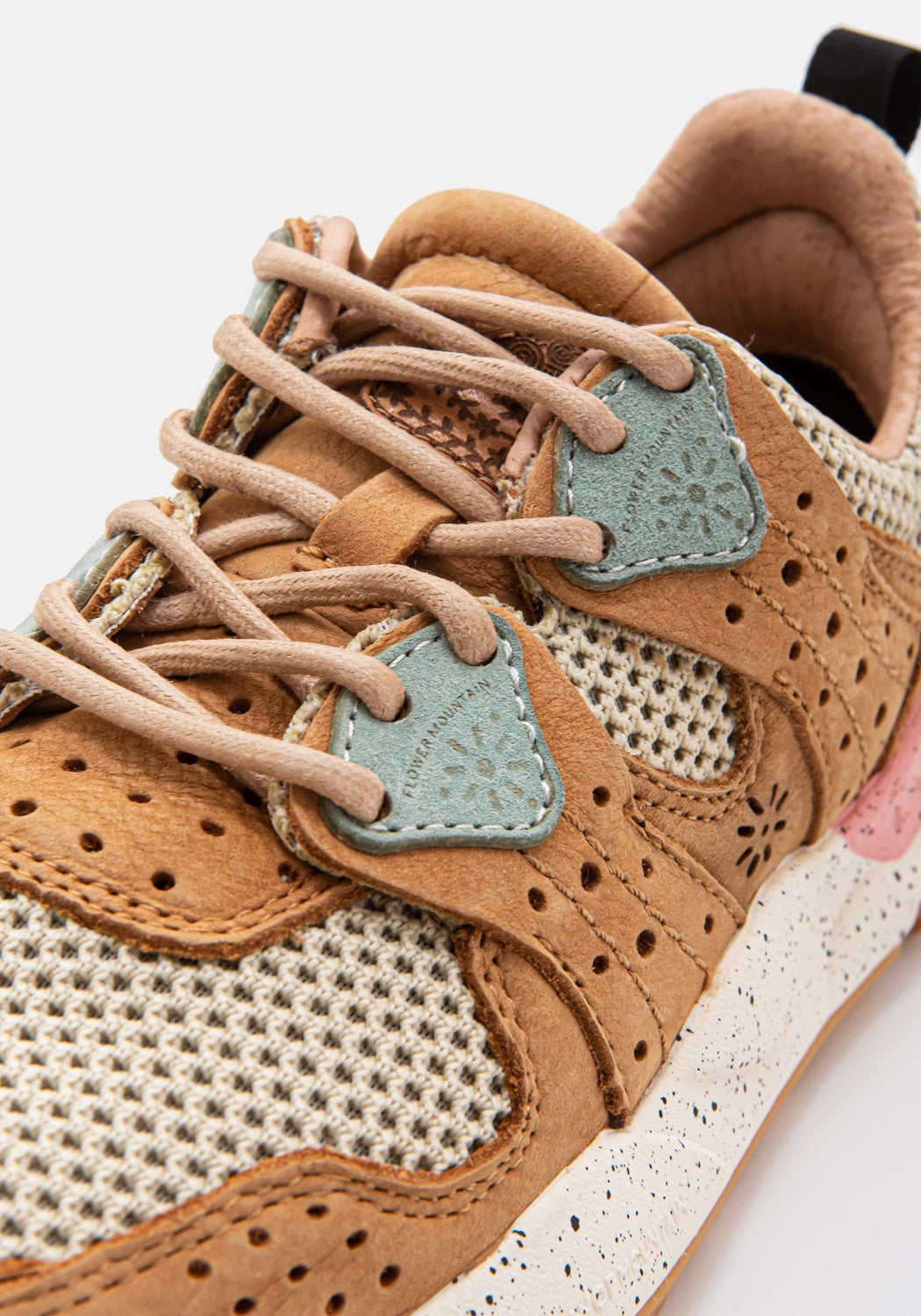 Corax Wmn Nabuk/Net beige | Bildmaterial bereitgestellt von SHOES.PLEASE.