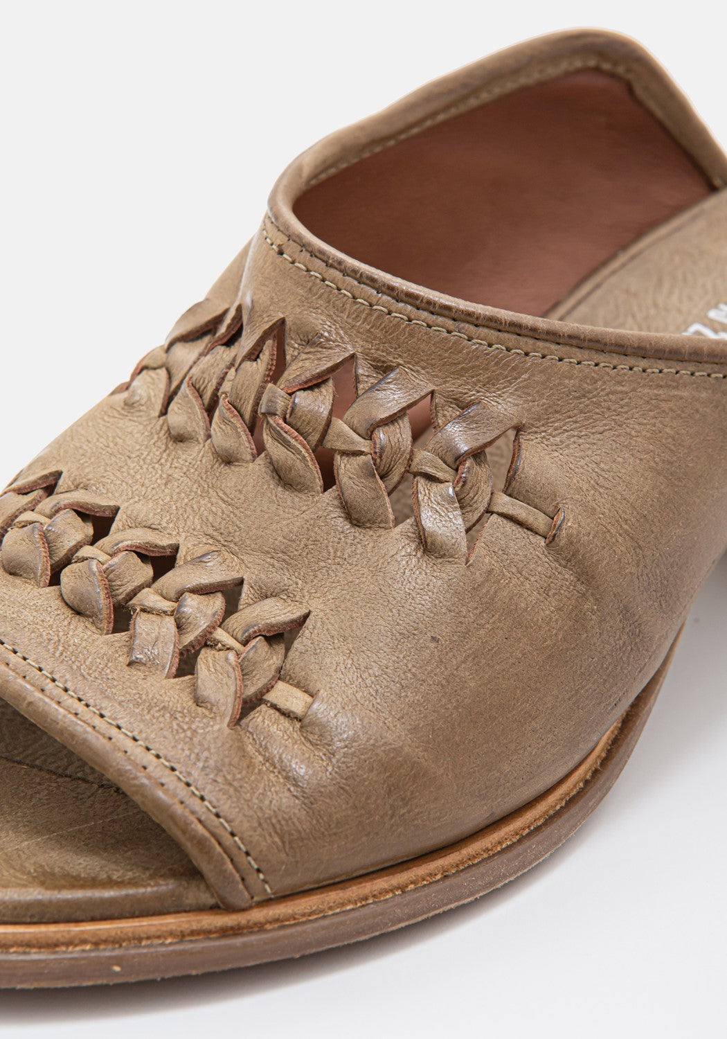 672024-0101-6487 africa | Bildmaterial bereitgestellt von SHOES.PLEASE.