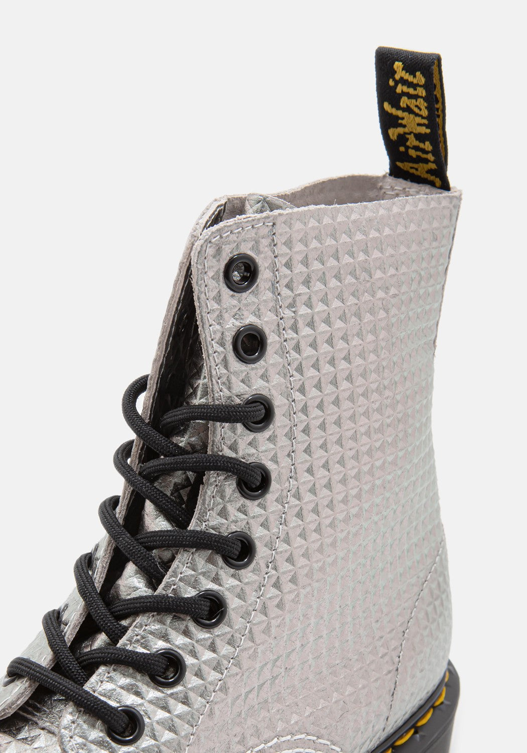 1460 Pascal Studded Leather silver | Bildmaterial bereitgestellt von SHOES.PLEASE.