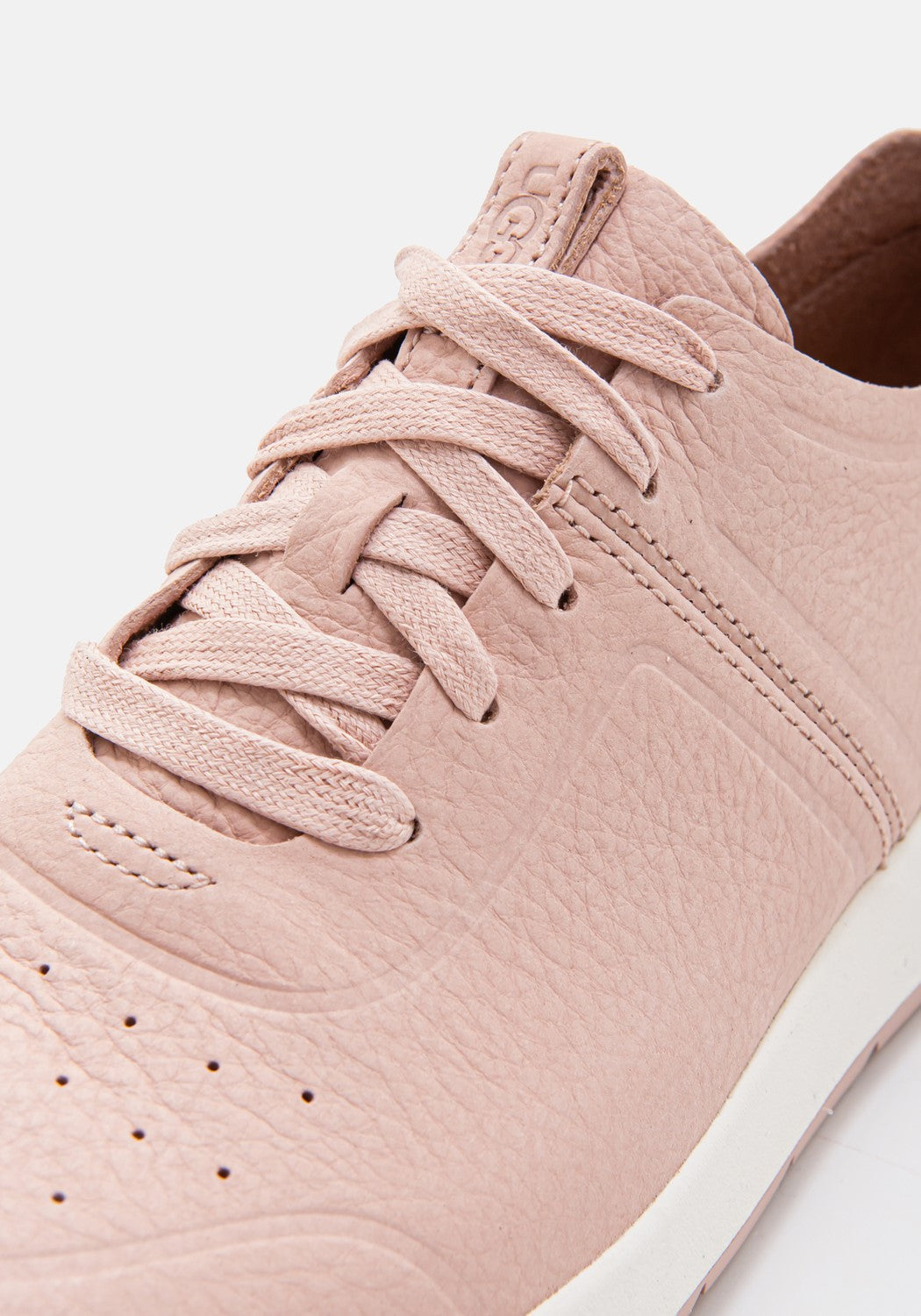 W Adaleen quartz | Bildmaterial bereitgestellt von SHOES.PLEASE.