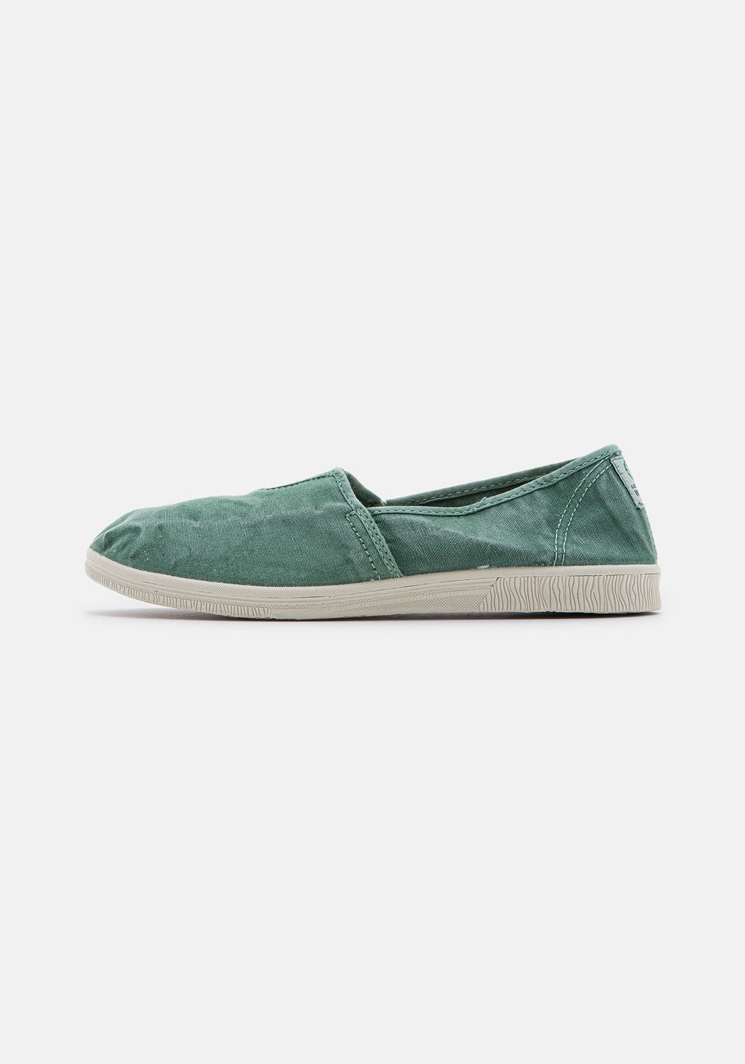 615E Camping Enzimatico albahaca | Bildmaterial bereitgestellt von SHOES.PLEASE.
