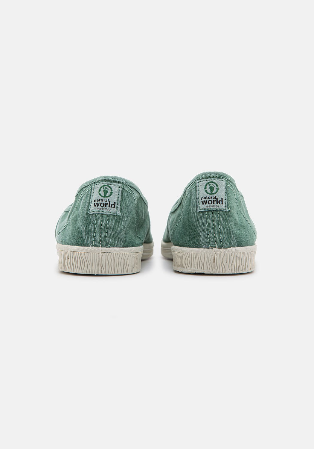 615E Camping Enzimatico albahaca | Bildmaterial bereitgestellt von SHOES.PLEASE.