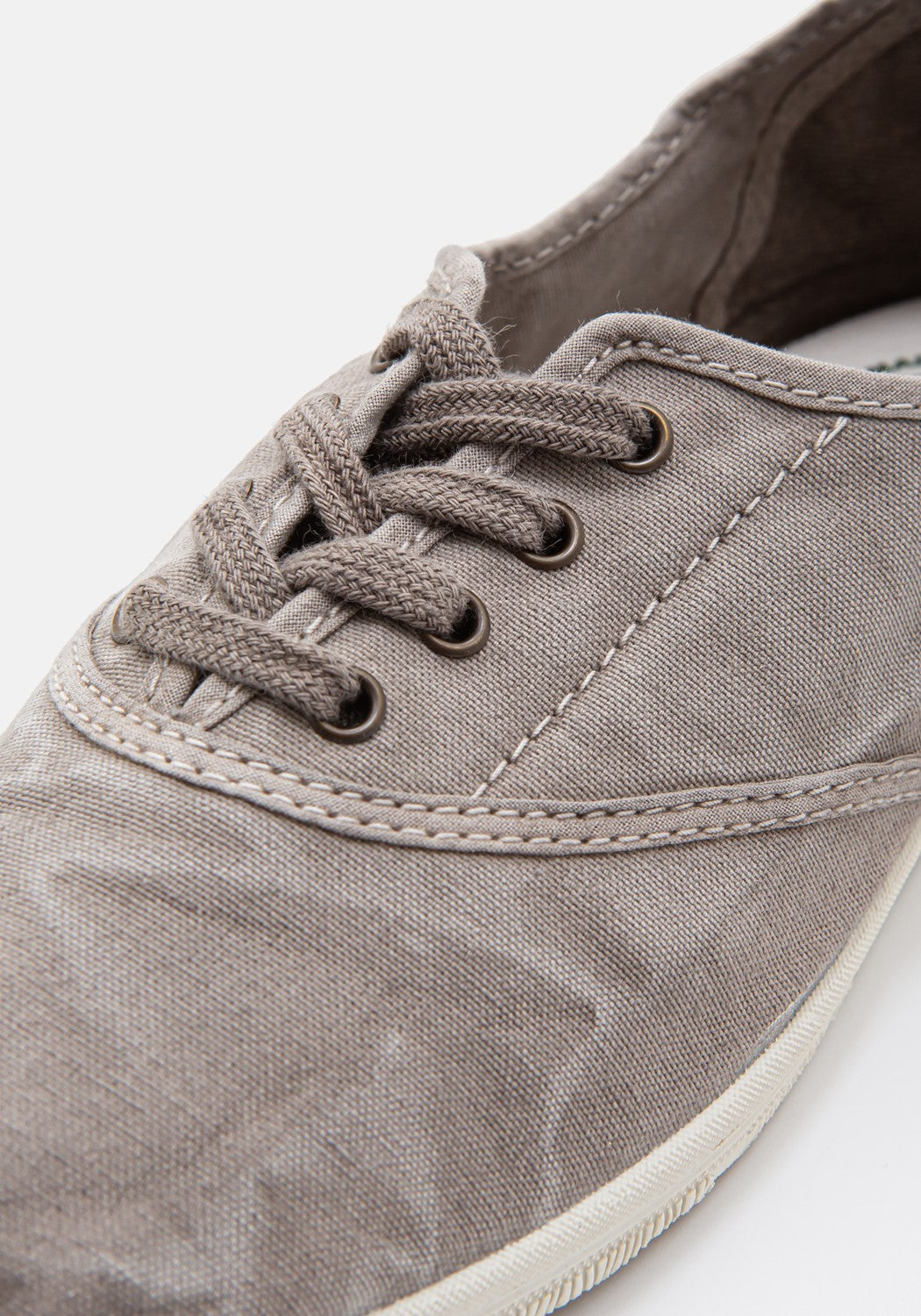 612E Ingles Enzimatico gris claro | Bildmaterial bereitgestellt von SHOES.PLEASE.