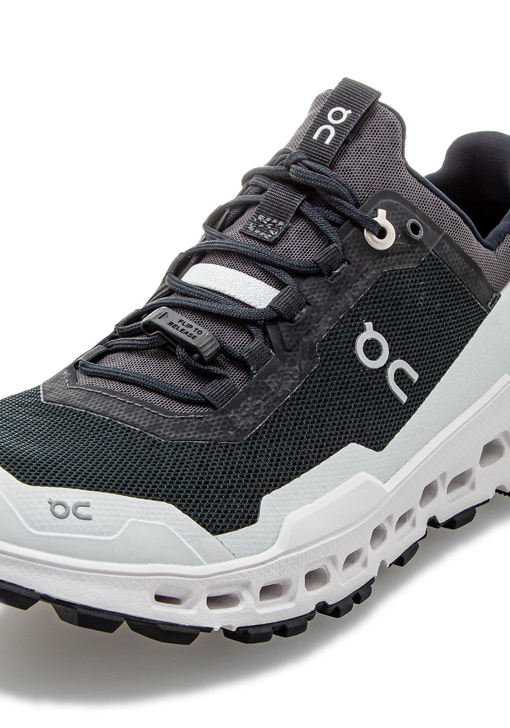 44.99538 W Cloudultra black/white | Bildmaterial bereitgestellt von SHOES.PLEASE.