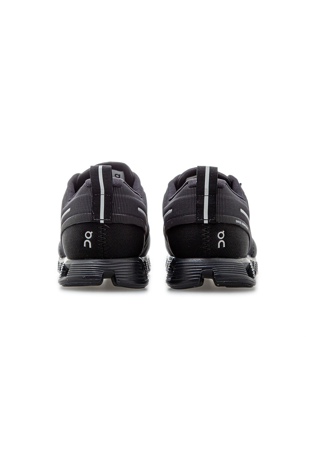 59.98838 W Cloud 5 WP all black | Bildmaterial bereitgestellt von SHOES.PLEASE.